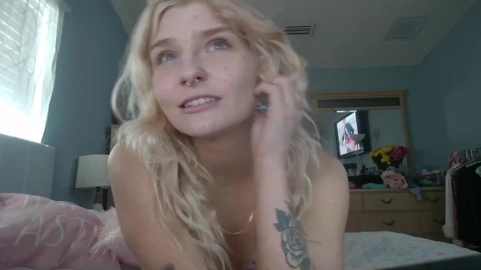 Gallery image thumbnail from DuckChan0's myfreecams stream on, 03/08/2024, 17:25 image 7 of 20