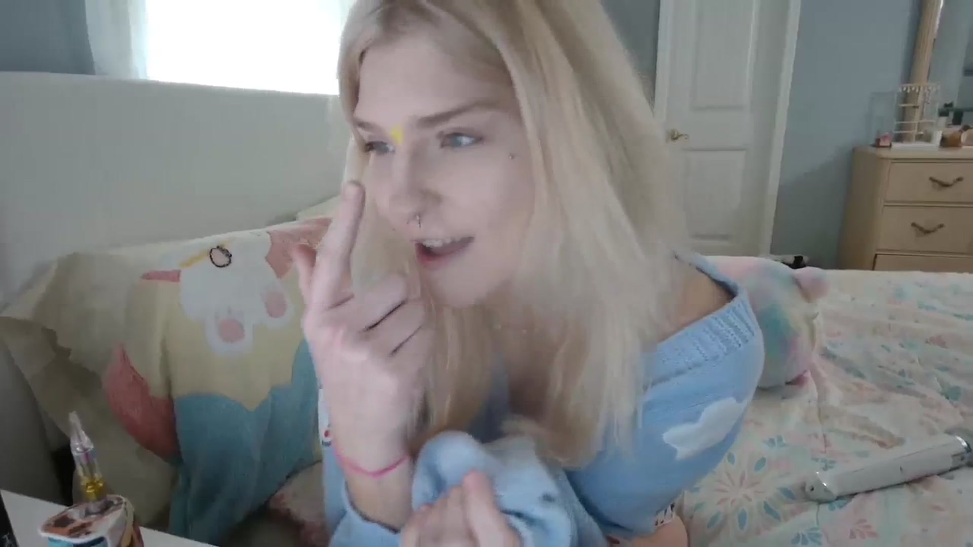Gallery image thumbnail from DuckChan0's myfreecams stream on, 03/09/2024, 17:10 image 2 of 20