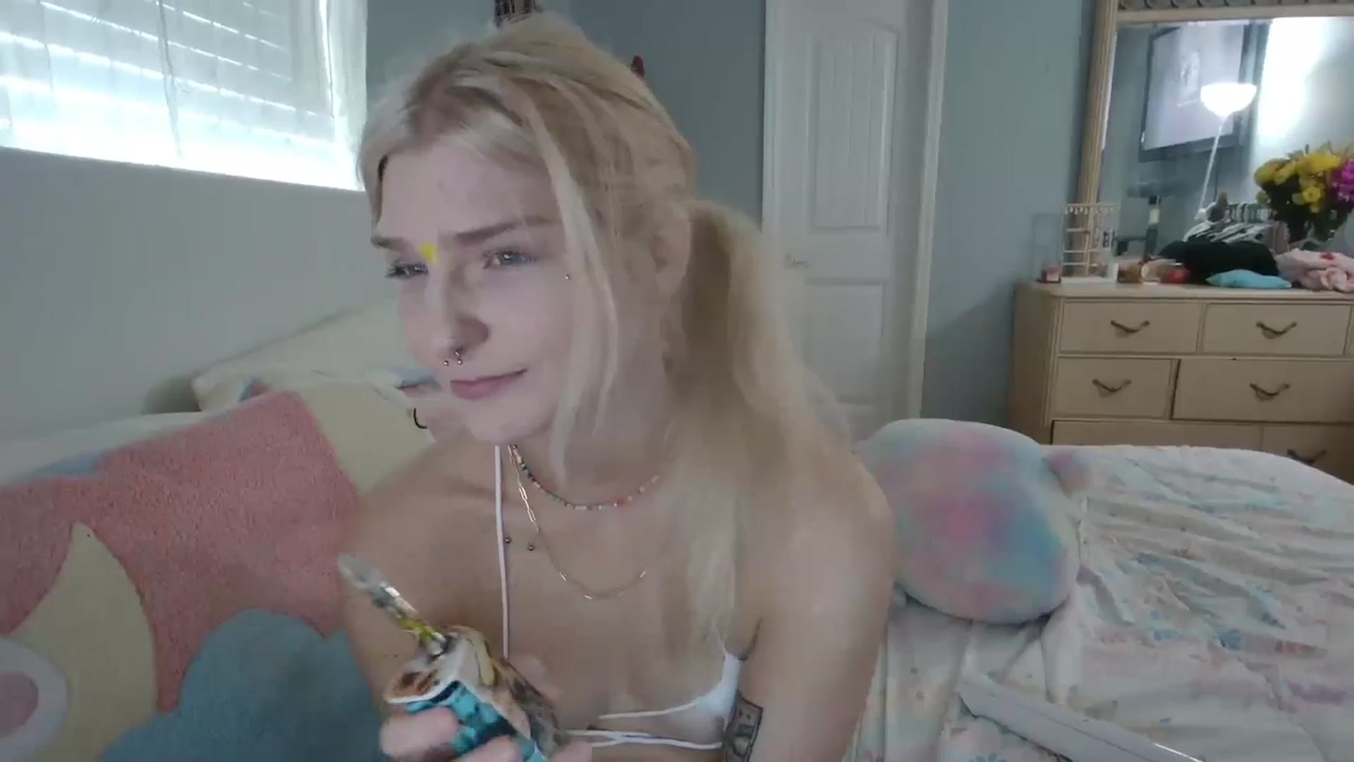 Gallery image thumbnail from DuckChan0's myfreecams stream on, 03/09/2024, 17:50 image 2 of 20