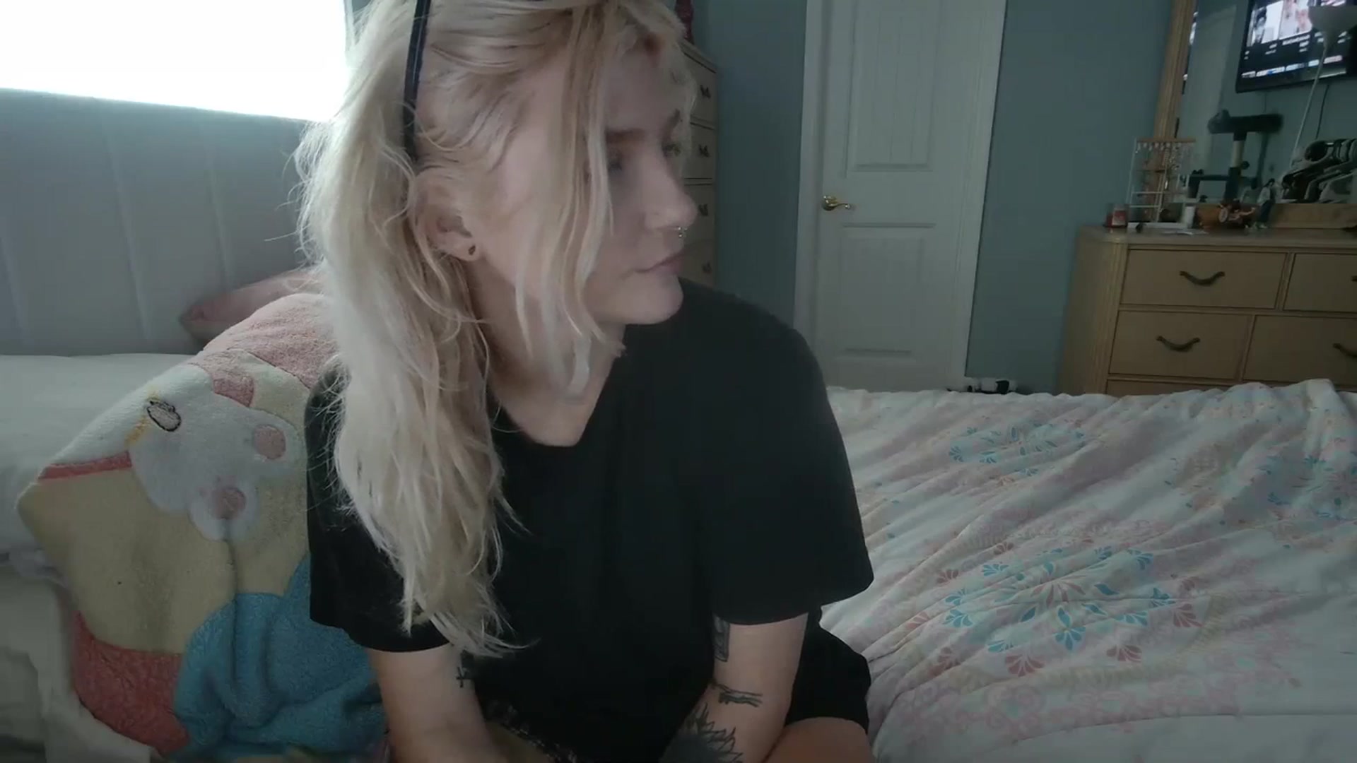 Gallery image thumbnail from DuckChan0's myfreecams stream on, 03/11/2024, 16:09 image 11 of 20