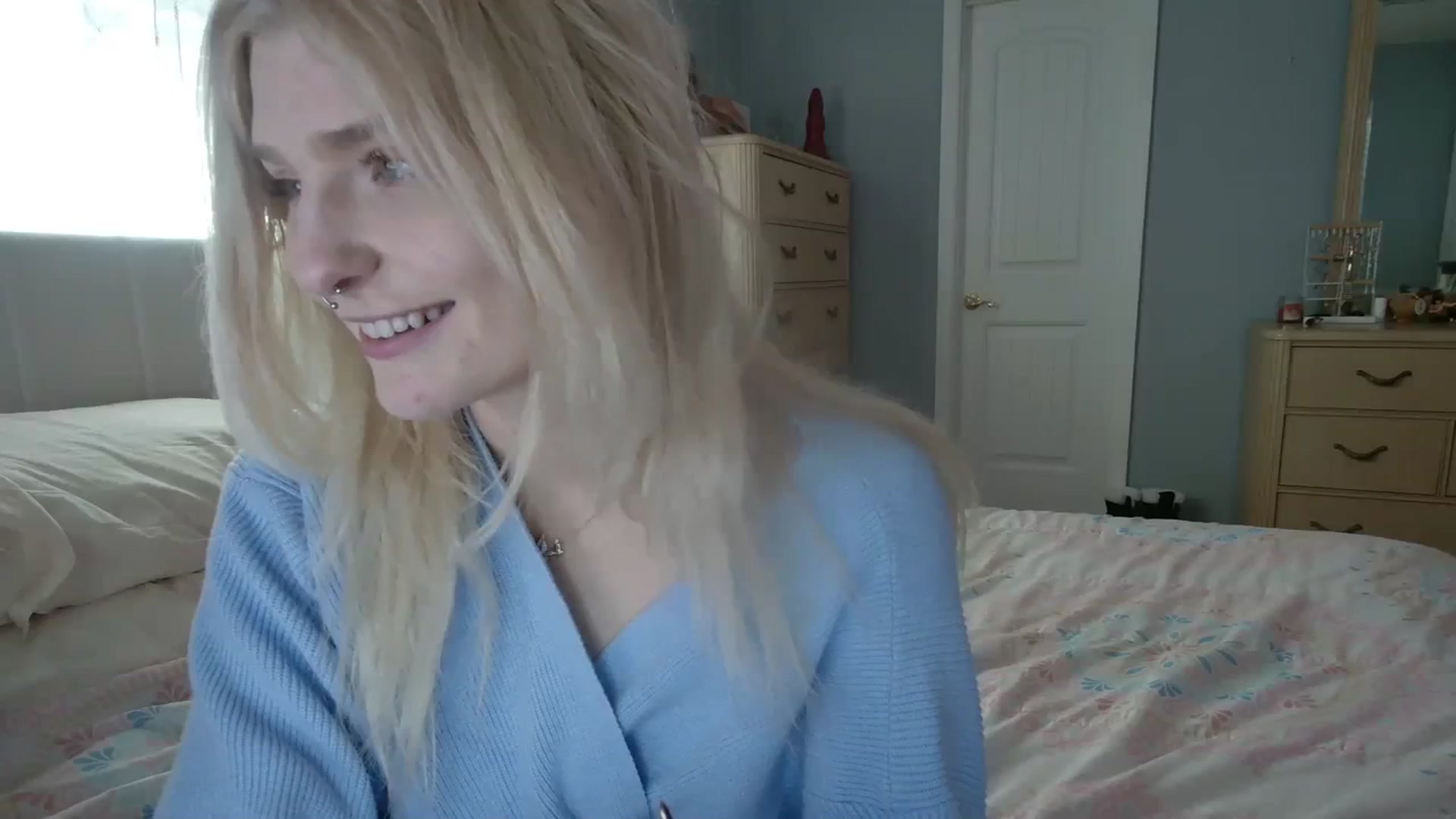 Gallery image thumbnail from DuckChan0's myfreecams stream on, 03/12/2024, 15:08 image 1 of 20