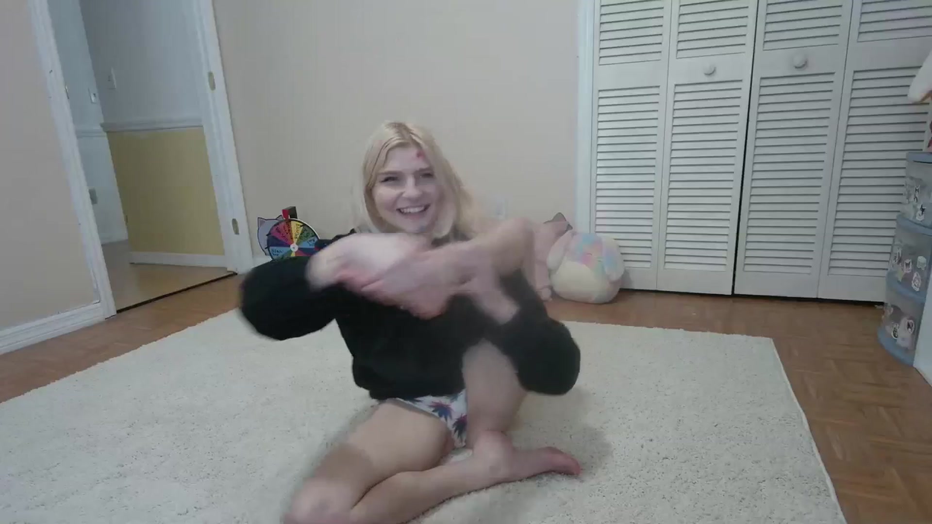 Gallery image thumbnail from DuckChan0's myfreecams stream on, 03/13/2024, 16:03 image 10 of 20
