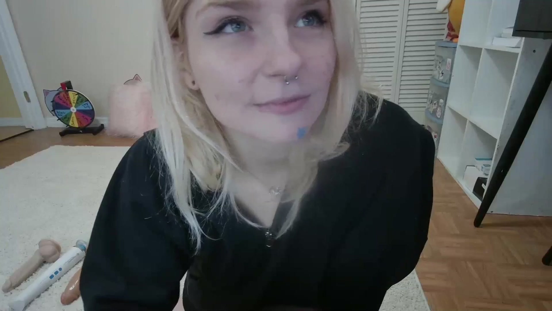 Gallery image thumbnail from DuckChan0's myfreecams stream on, 03/13/2024, 16:03 image 16 of 20