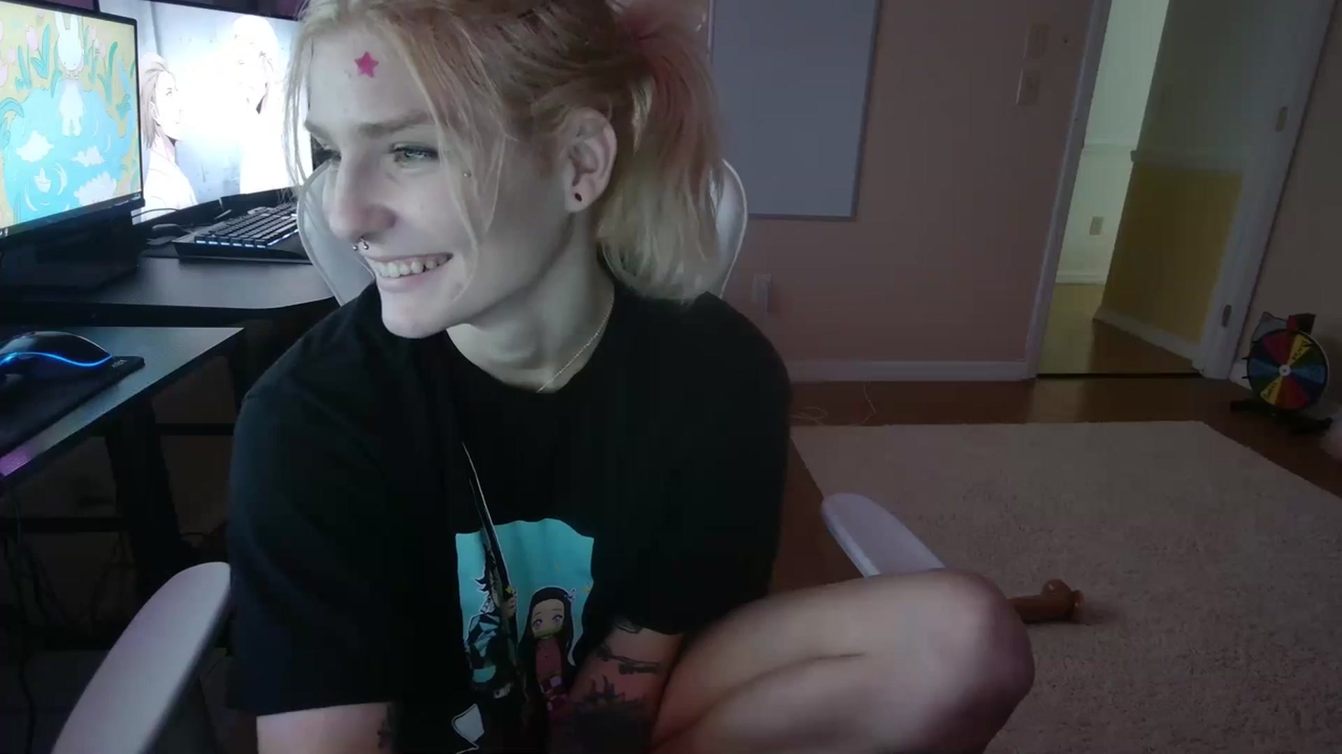 Gallery image thumbnail from DuckChan0's myfreecams stream on, 03/13/2024, 17:19 image 19 of 20