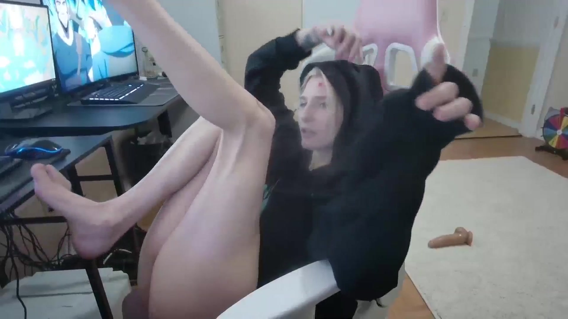 Gallery image thumbnail from DuckChan0's myfreecams stream on, 03/13/2024, 17:19 image 13 of 20