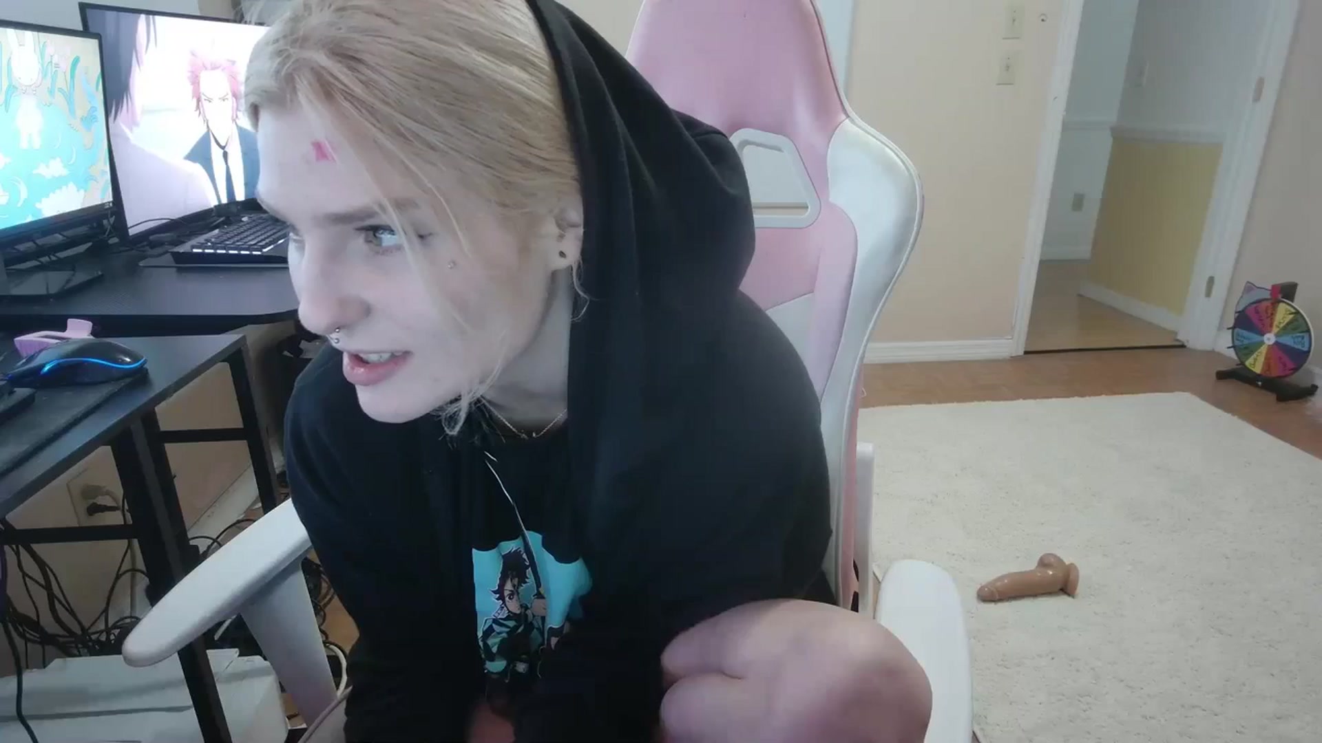 Gallery image thumbnail from DuckChan0's myfreecams stream on, 03/13/2024, 17:19 image 7 of 20