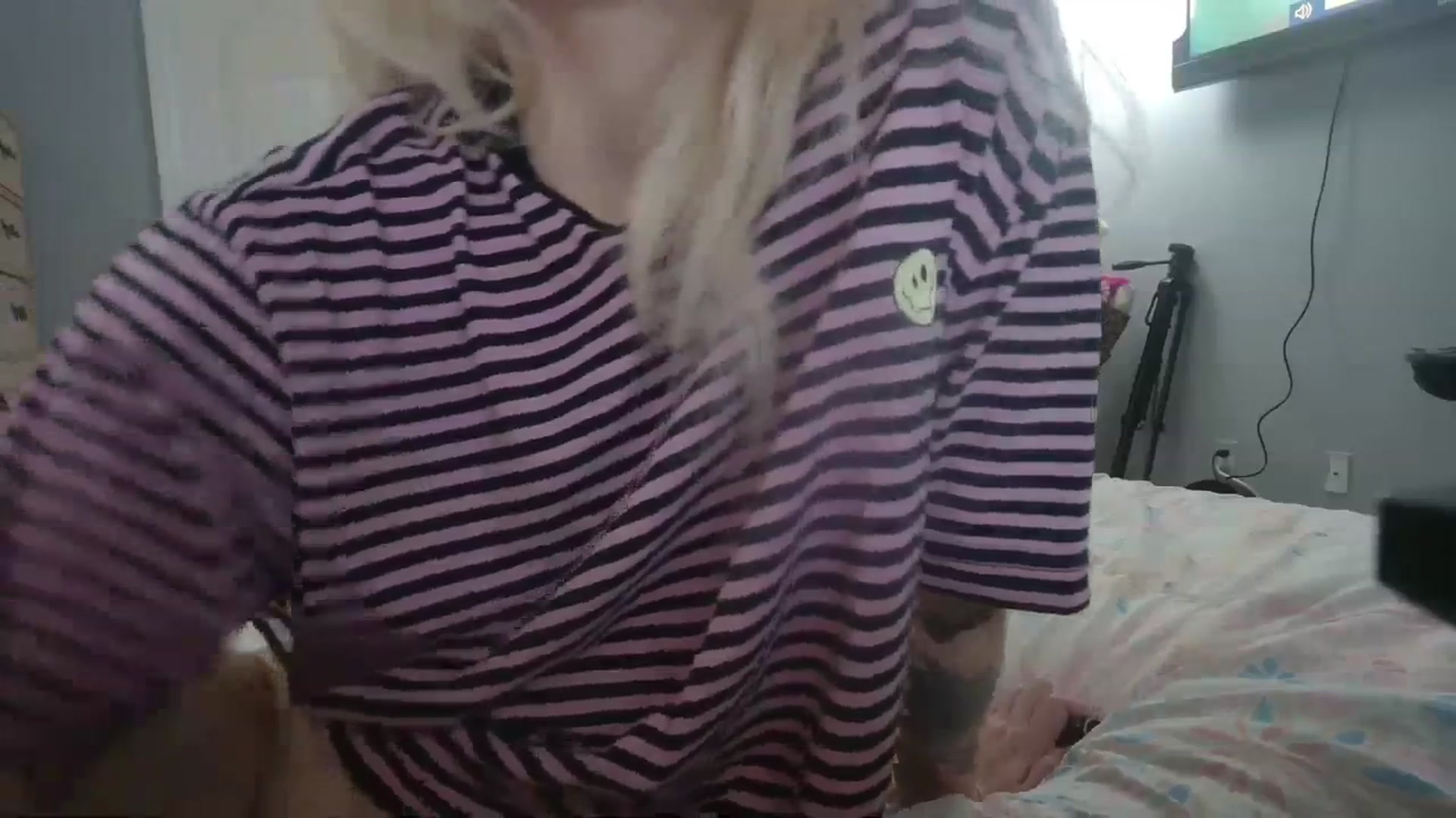 Gallery image thumbnail from DuckChan0's myfreecams stream on, 03/14/2024, 15:37 image 13 of 20