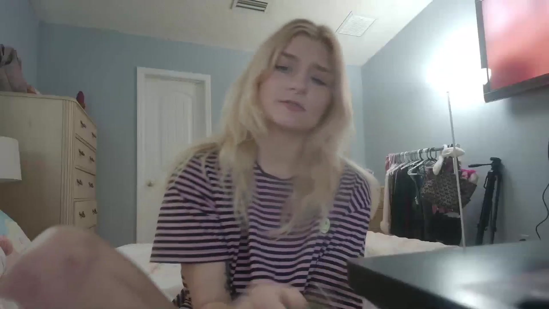 Gallery image thumbnail from DuckChan0's myfreecams stream on, 03/14/2024, 15:37 image 10 of 20