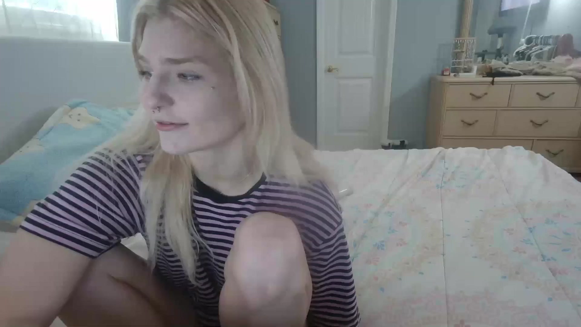 Gallery image thumbnail from DuckChan0's myfreecams stream on, 03/14/2024, 15:37 image 1 of 20