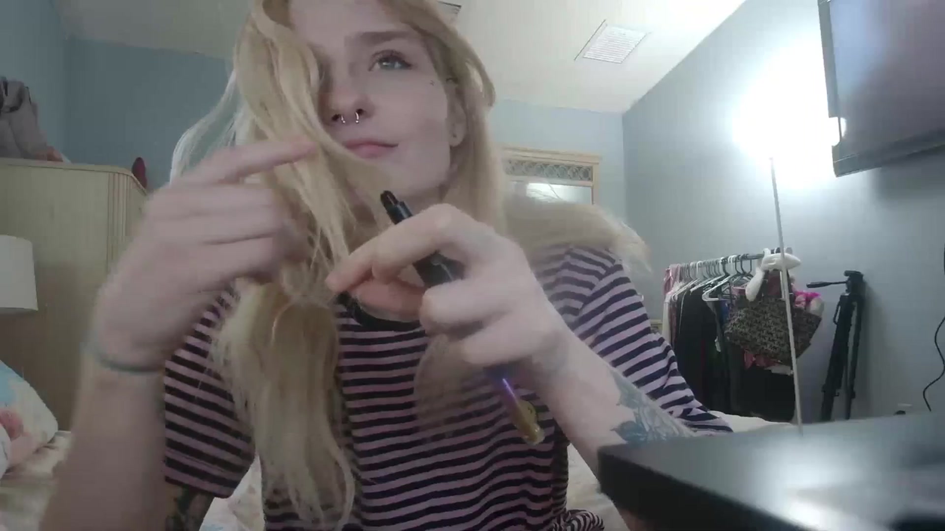 Gallery image thumbnail from DuckChan0's myfreecams stream on, 03/14/2024, 15:37 image 11 of 20