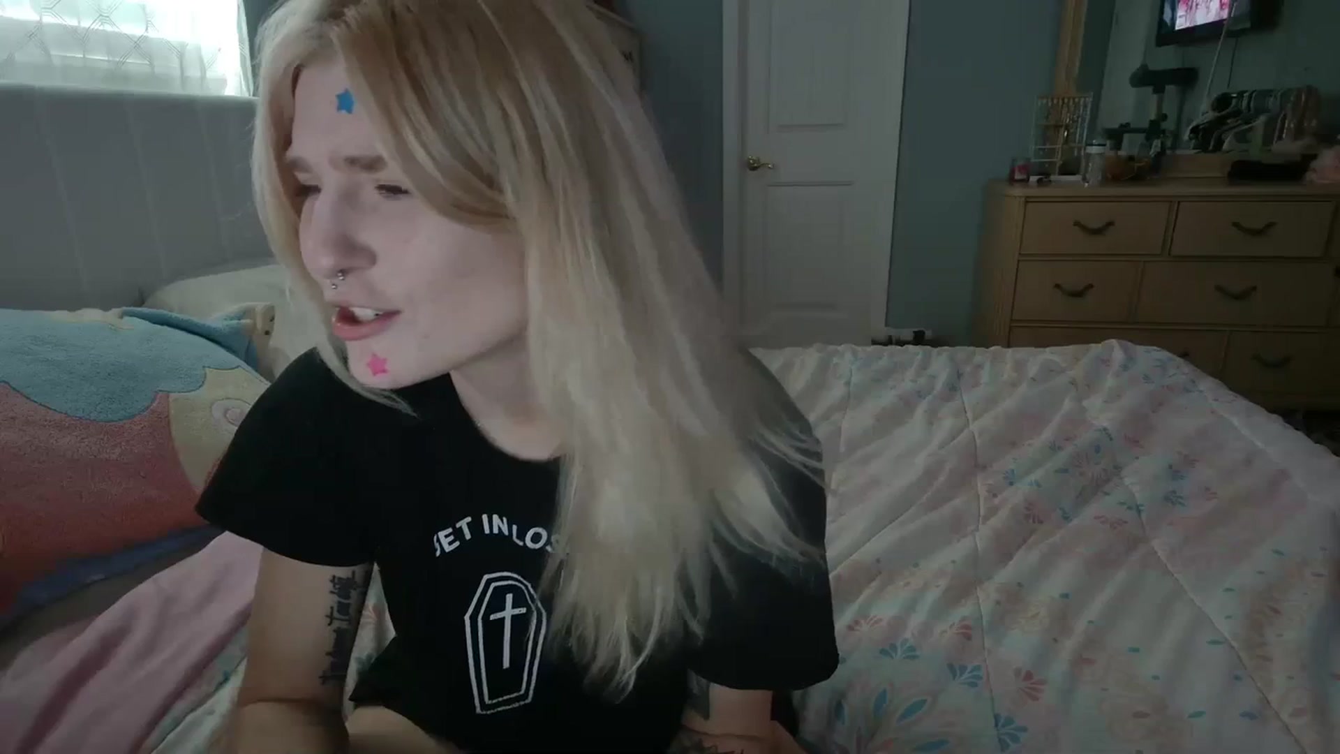Gallery image thumbnail from DuckChan0's myfreecams stream on, 03/15/2024, 16:07 image 14 of 20
