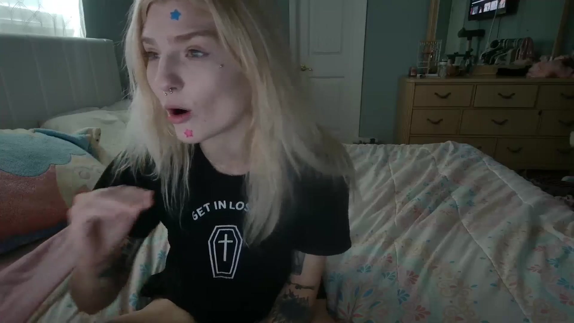 Gallery image thumbnail from DuckChan0's myfreecams stream on, 03/15/2024, 16:07 image 7 of 20