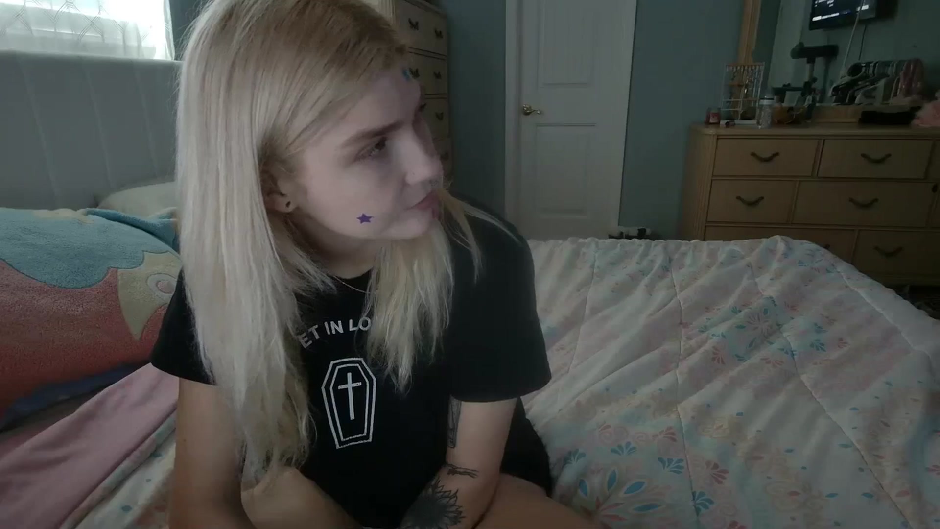 Gallery image thumbnail from DuckChan0's myfreecams stream on, 03/15/2024, 16:07 image 8 of 20