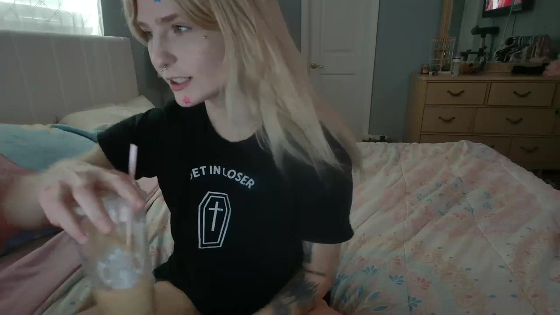 Gallery image thumbnail from DuckChan0's myfreecams stream on, 03/15/2024, 16:07 image 10 of 20