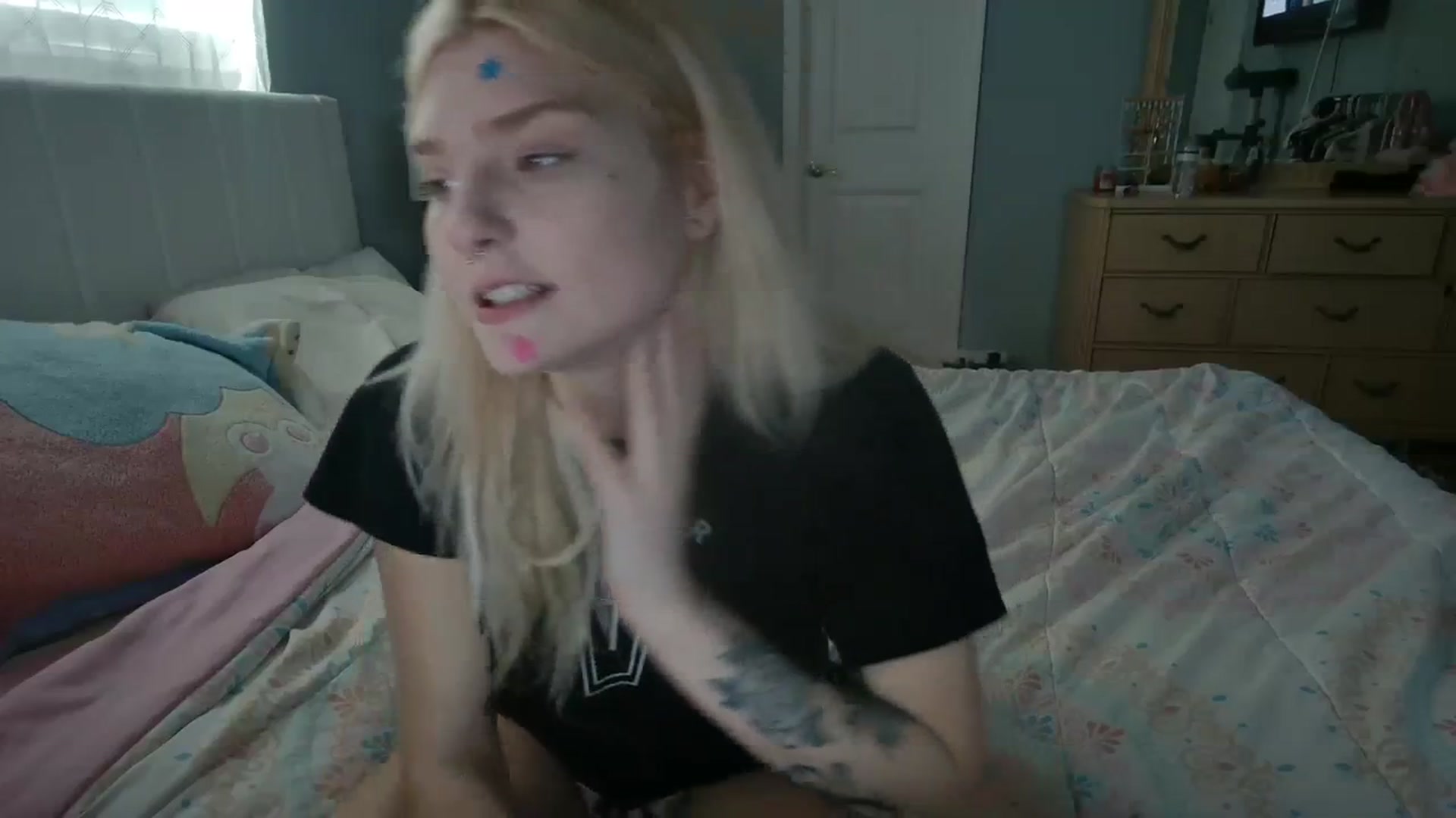 Gallery image thumbnail from DuckChan0's myfreecams stream on, 03/15/2024, 16:07 image 9 of 20