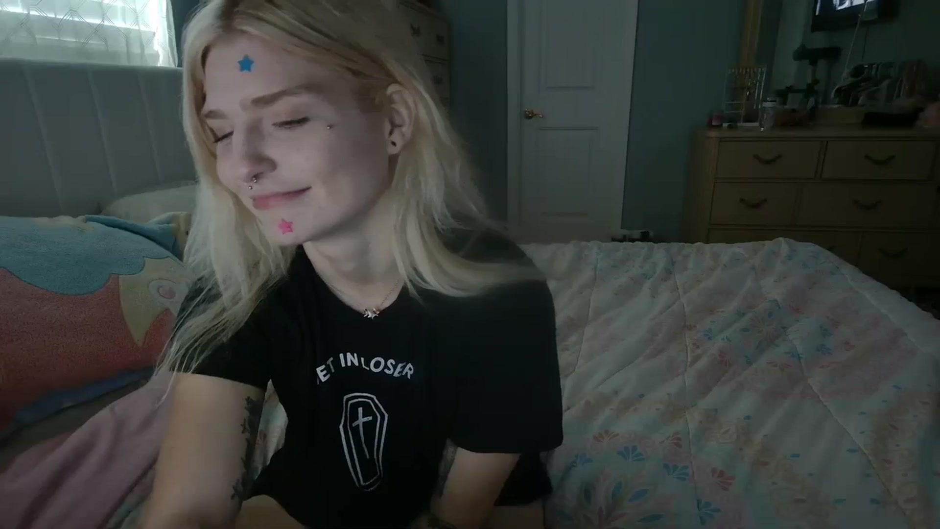 Gallery image thumbnail from DuckChan0's myfreecams stream on, 03/15/2024, 16:07 image 13 of 20