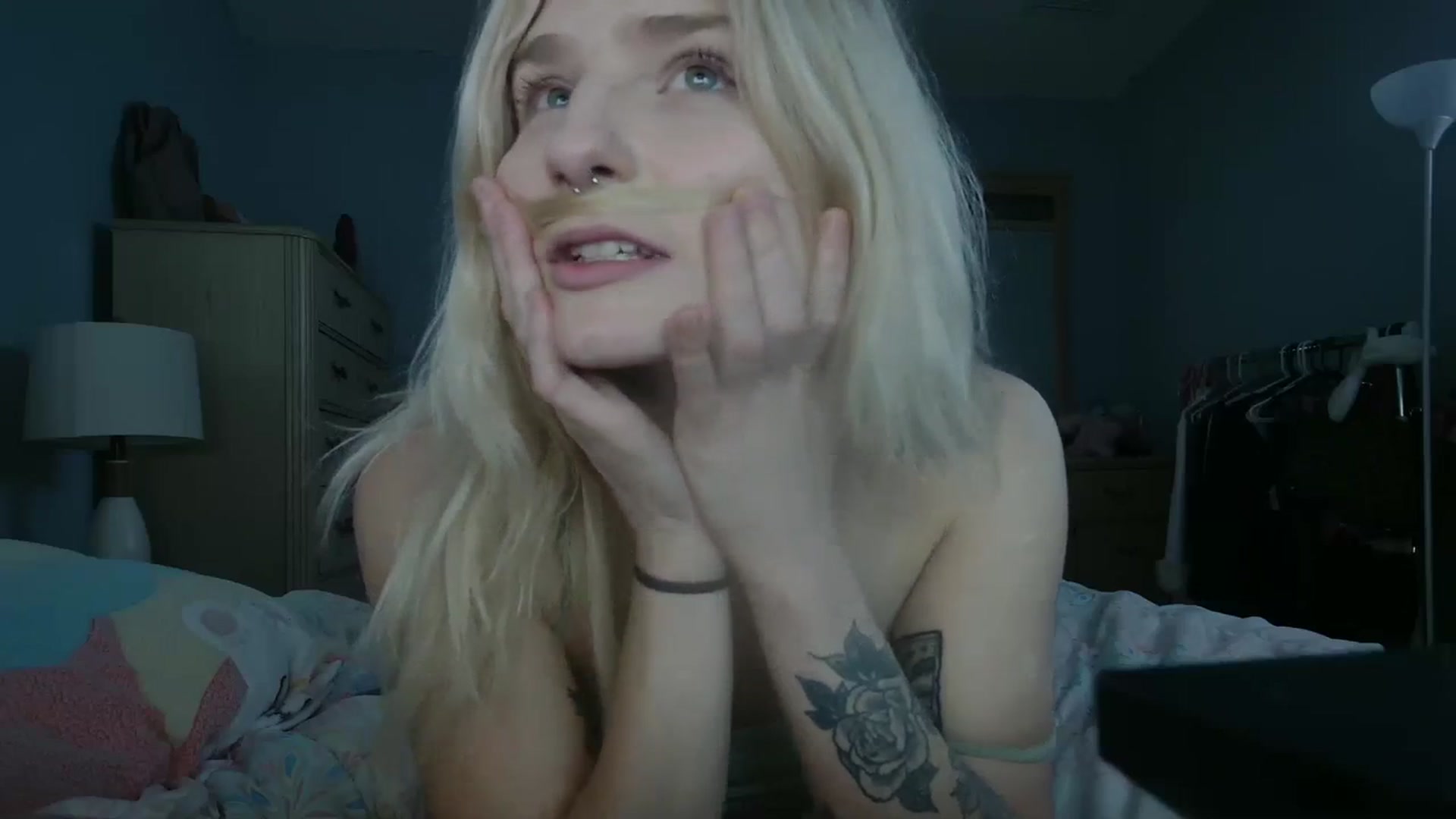 Gallery image thumbnail from DuckChan0's myfreecams stream on, 03/15/2024, 20:21 image 20 of 20