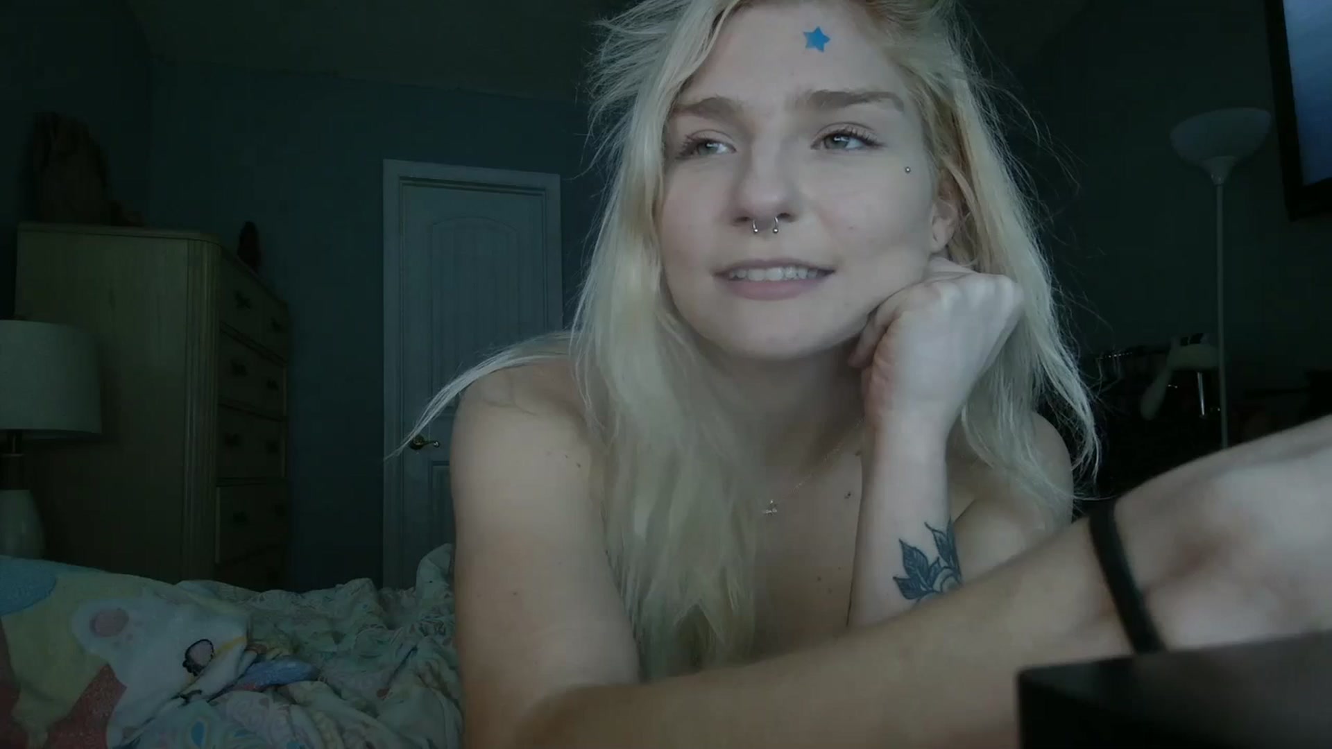 Gallery image thumbnail from DuckChan0's myfreecams stream on, 03/15/2024, 20:21 image 9 of 20