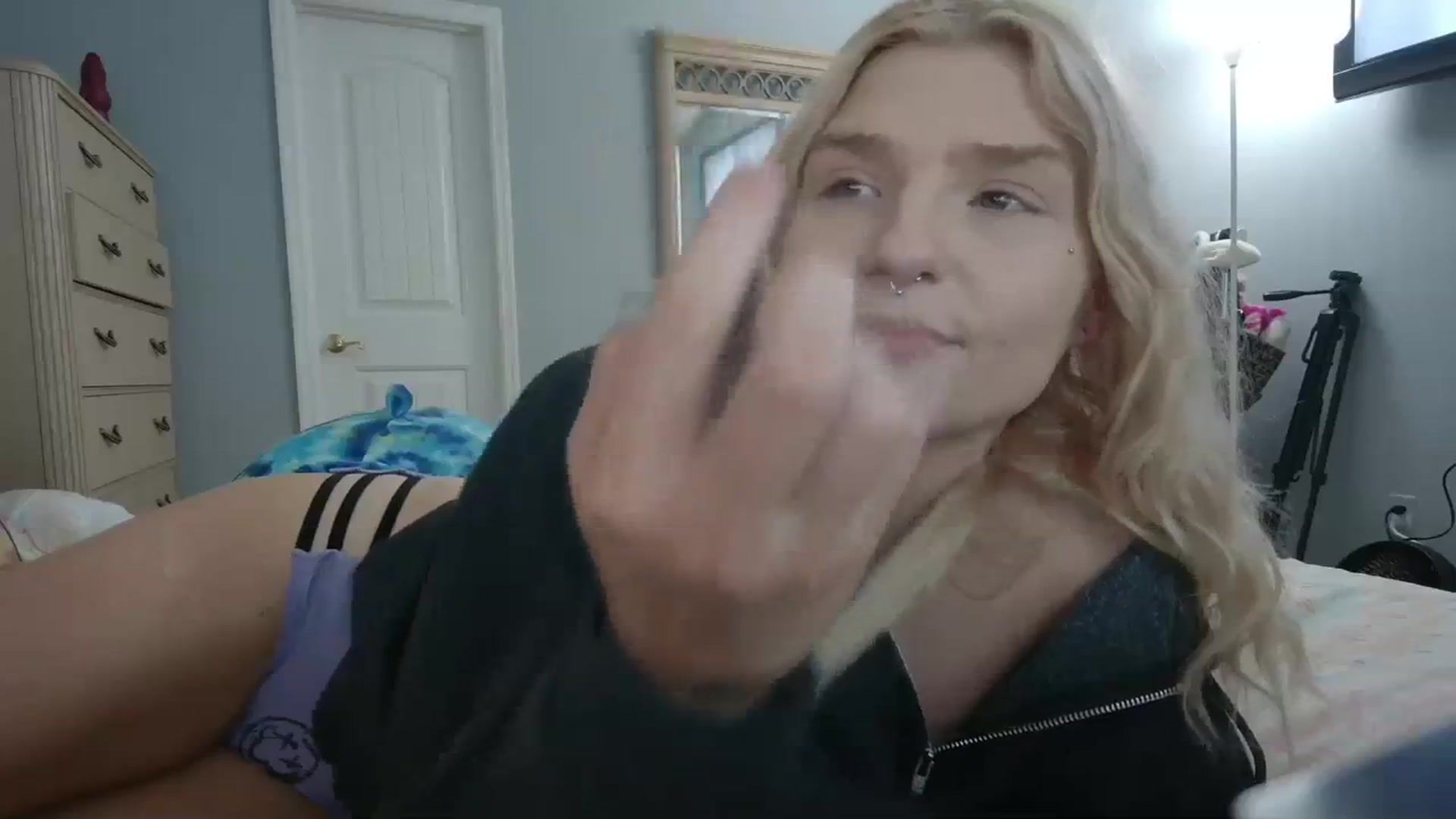 Gallery image thumbnail from DuckChan0's myfreecams stream on, 03/18/2024, 16:12 image 5 of 20