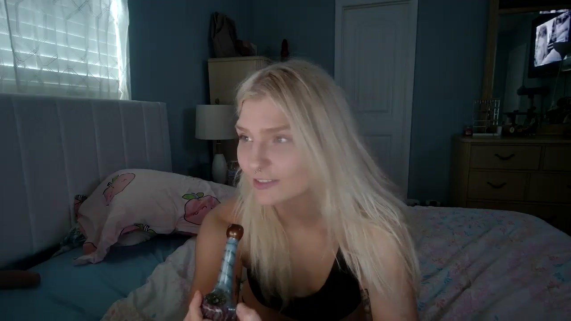 Gallery image thumbnail from DuckChan0's myfreecams stream on, 03/21/2024, 16:52 image 14 of 20