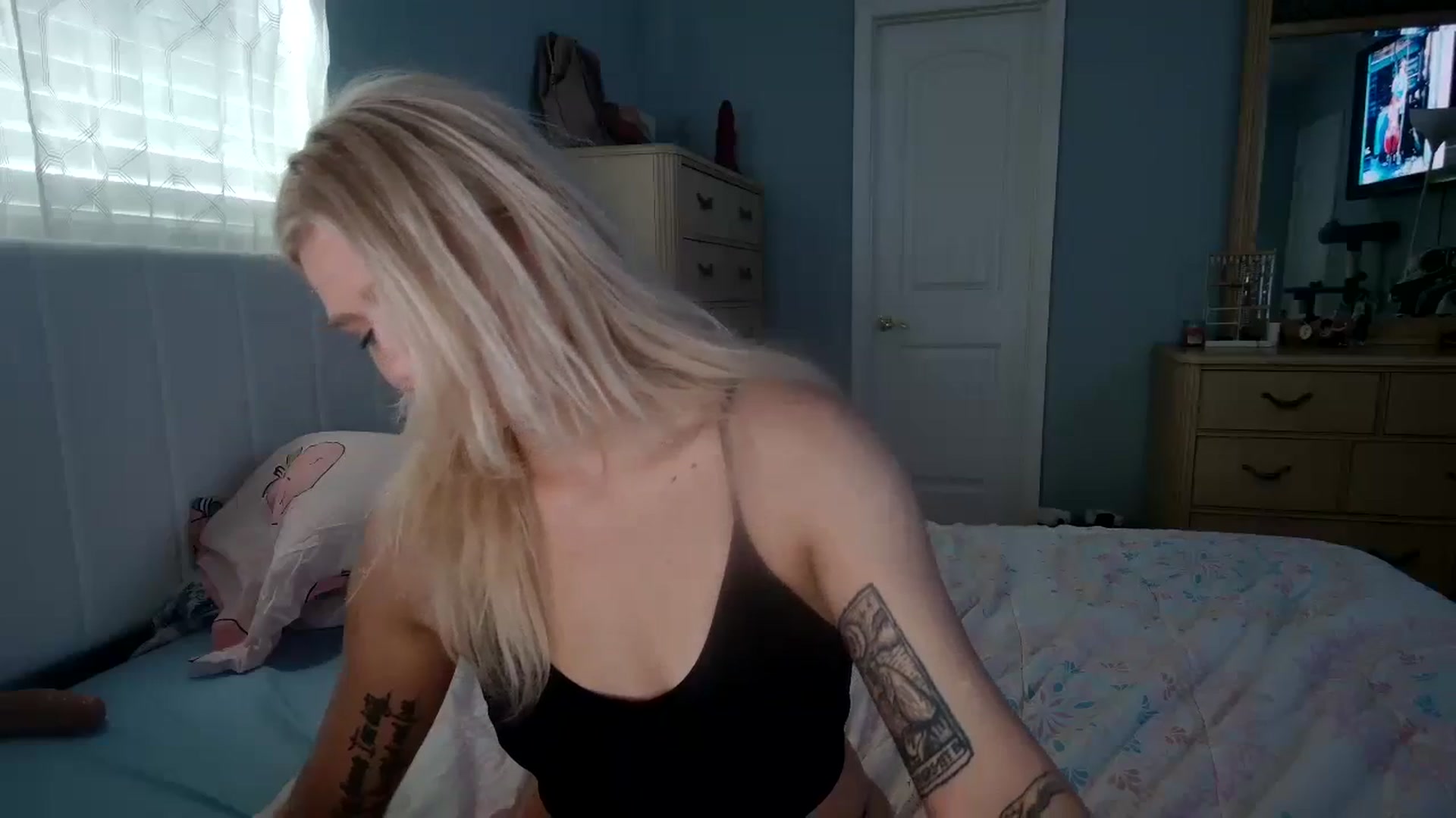 Gallery image thumbnail from DuckChan0's myfreecams stream on, 03/21/2024, 16:52 image 15 of 20