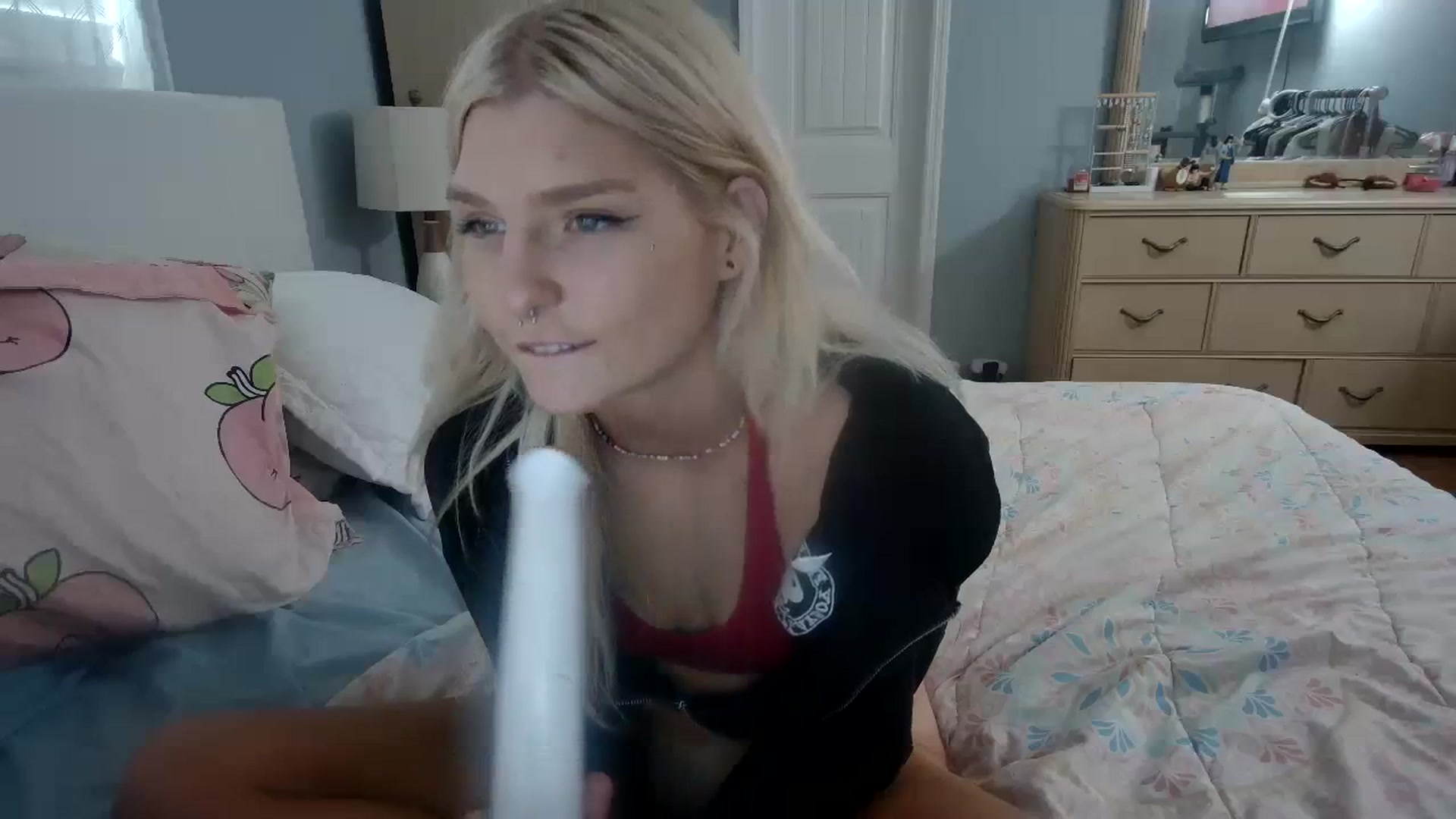 Gallery image thumbnail from DuckChan0's myfreecams stream on, 03/25/2024, 16:41 image 15 of 20