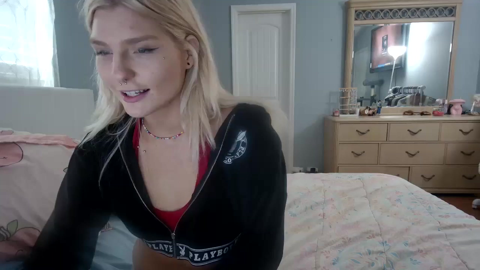 Gallery image thumbnail from DuckChan0's myfreecams stream on, 03/25/2024, 16:41 image 1 of 20