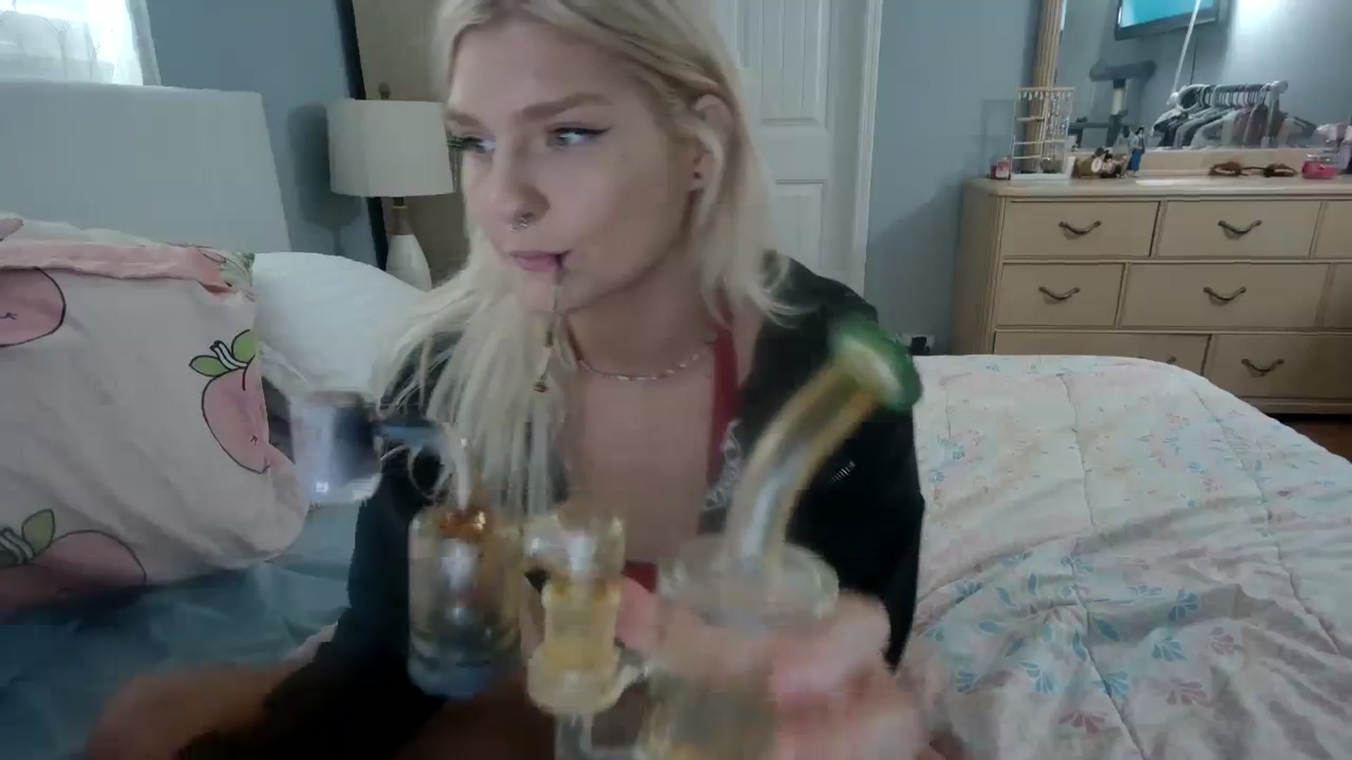 Gallery image thumbnail from DuckChan0's myfreecams stream on, 03/25/2024, 16:41 image 11 of 20