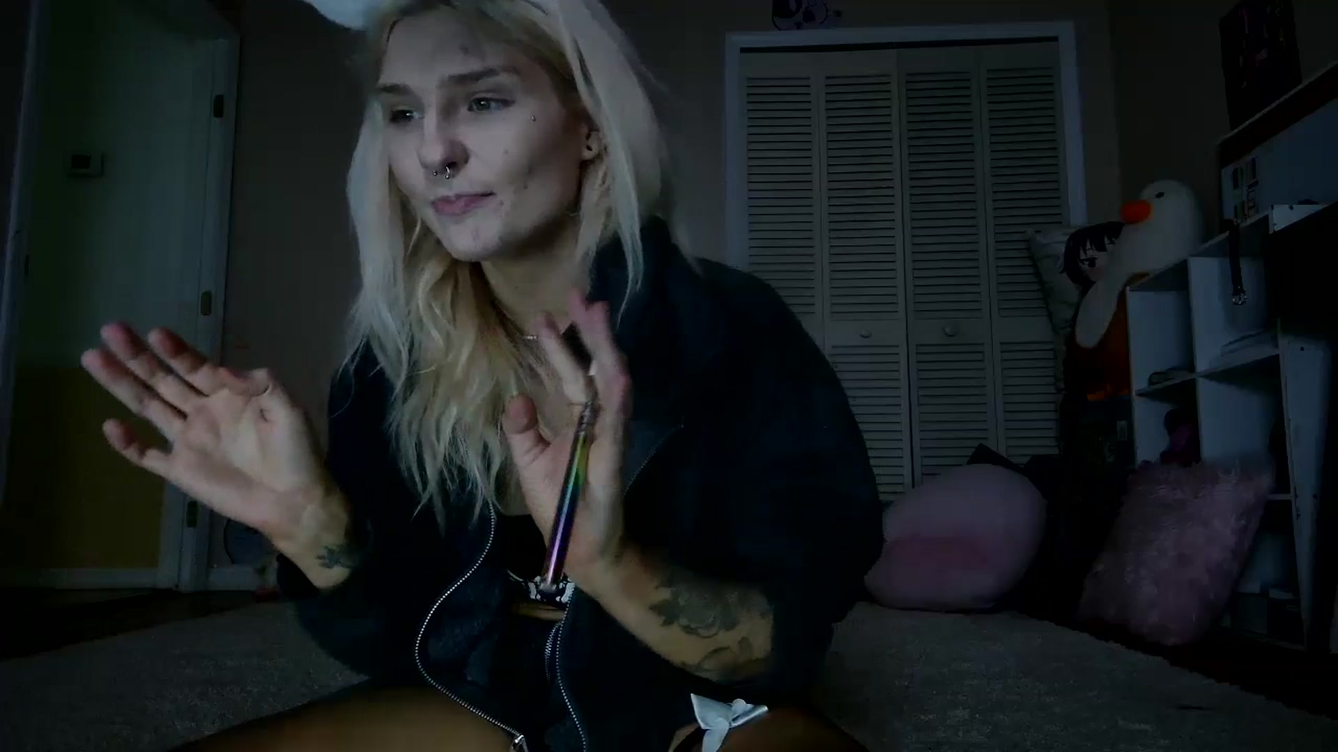 Gallery image thumbnail from DuckChan0's myfreecams stream on, 03/26/2024, 15:56 image 16 of 20