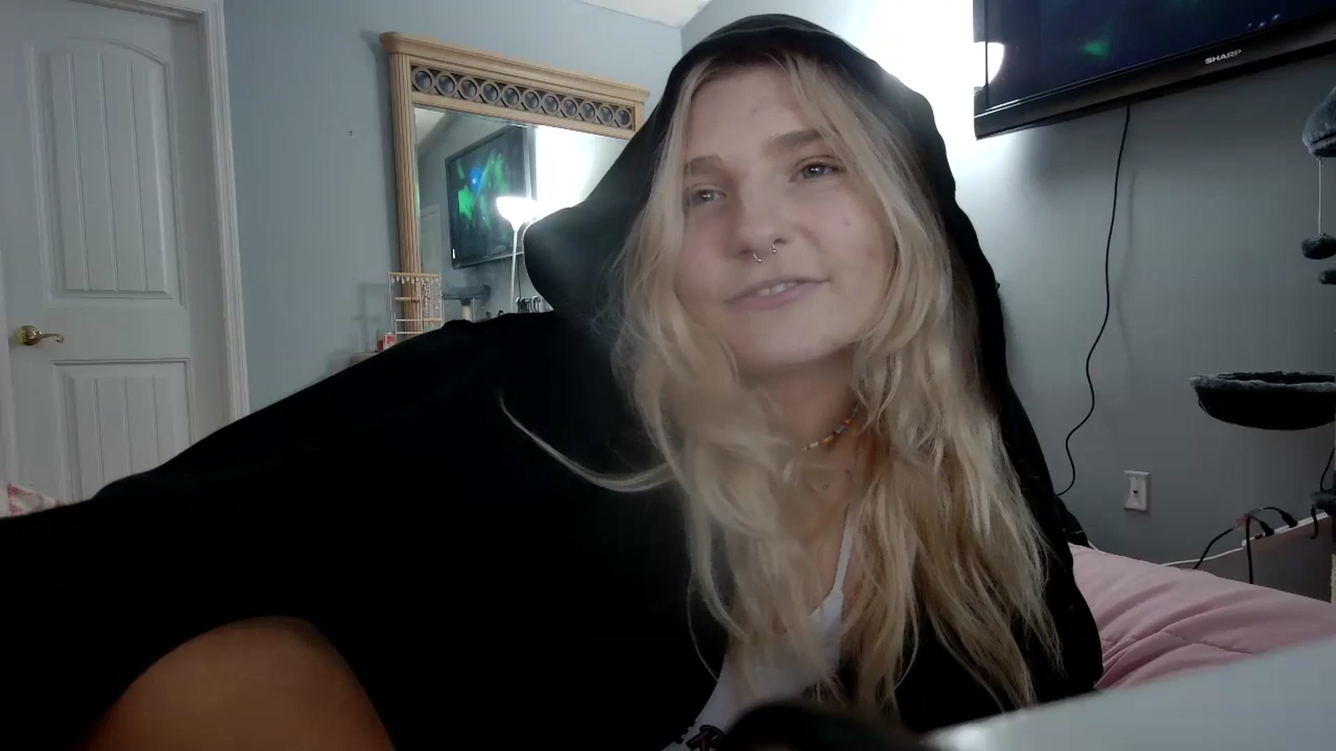 Gallery image thumbnail from DuckChan0's myfreecams stream on, 03/27/2024, 17:11 image 3 of 20