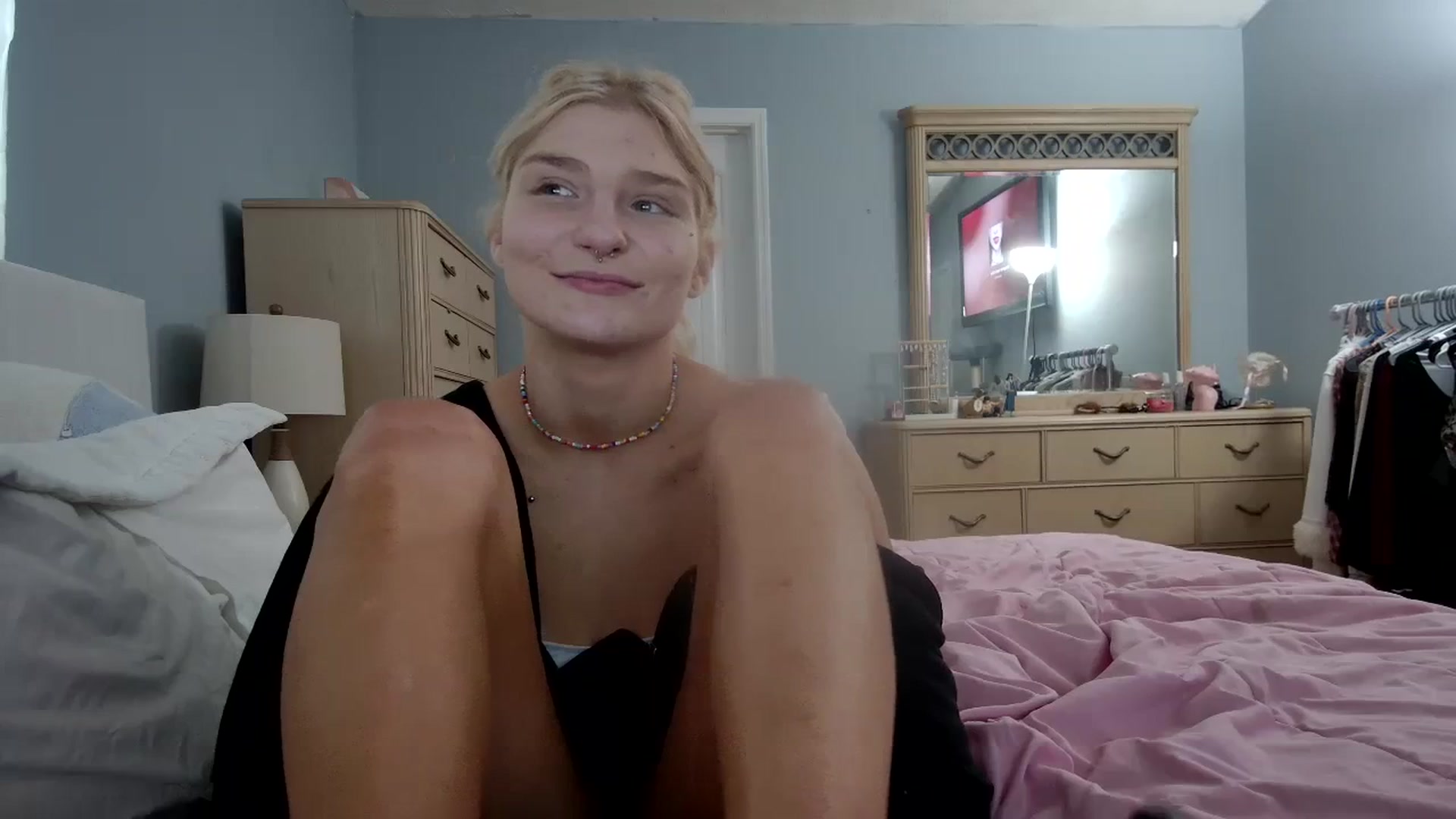 Gallery image thumbnail from DuckChan0's myfreecams stream on, 03/27/2024, 17:50 image 7 of 20