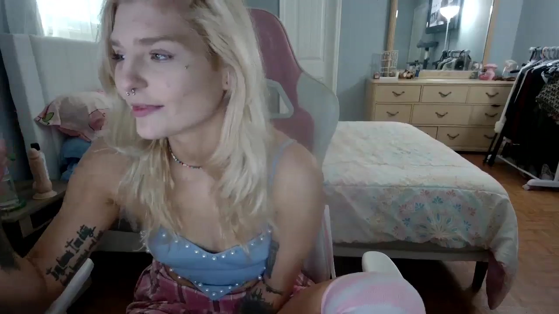 Gallery image thumbnail from DuckChan0's myfreecams stream on, 03/29/2024, 15:55 image 18 of 20