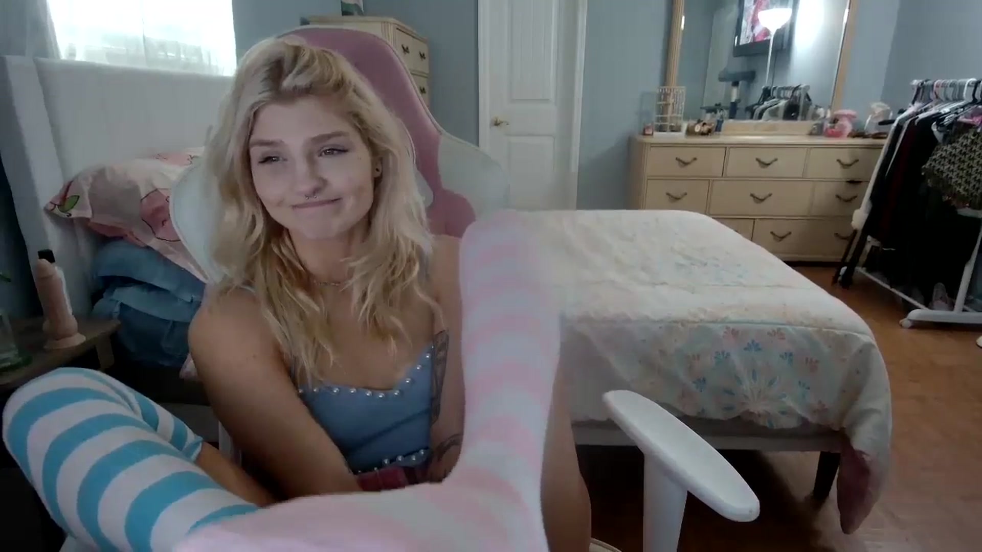 Gallery image thumbnail from DuckChan0's myfreecams stream on, 03/29/2024, 15:55 image 20 of 20