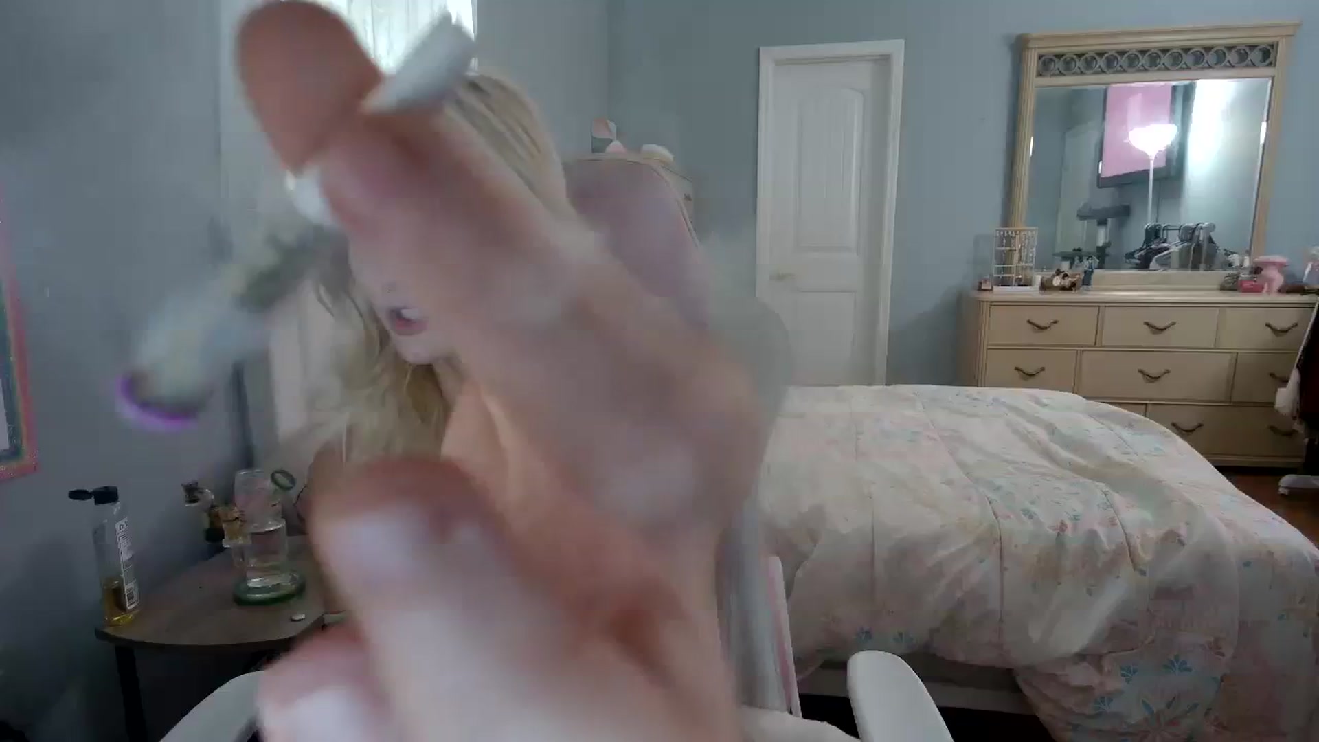 Gallery image thumbnail from DuckChan0's myfreecams stream on, 04/01/2024, 16:43 image 4 of 20