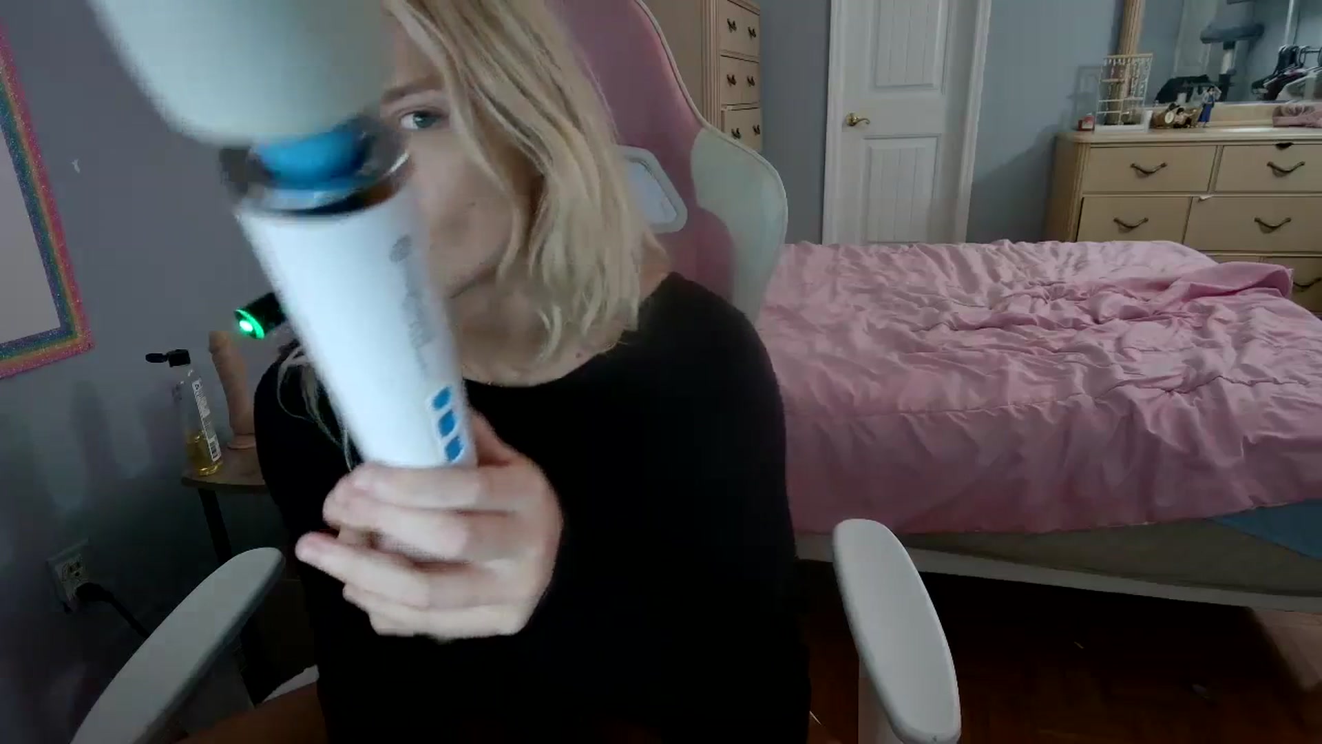 Gallery image thumbnail from DuckChan0's myfreecams stream on, 04/03/2024, 18:33 image 19 of 20
