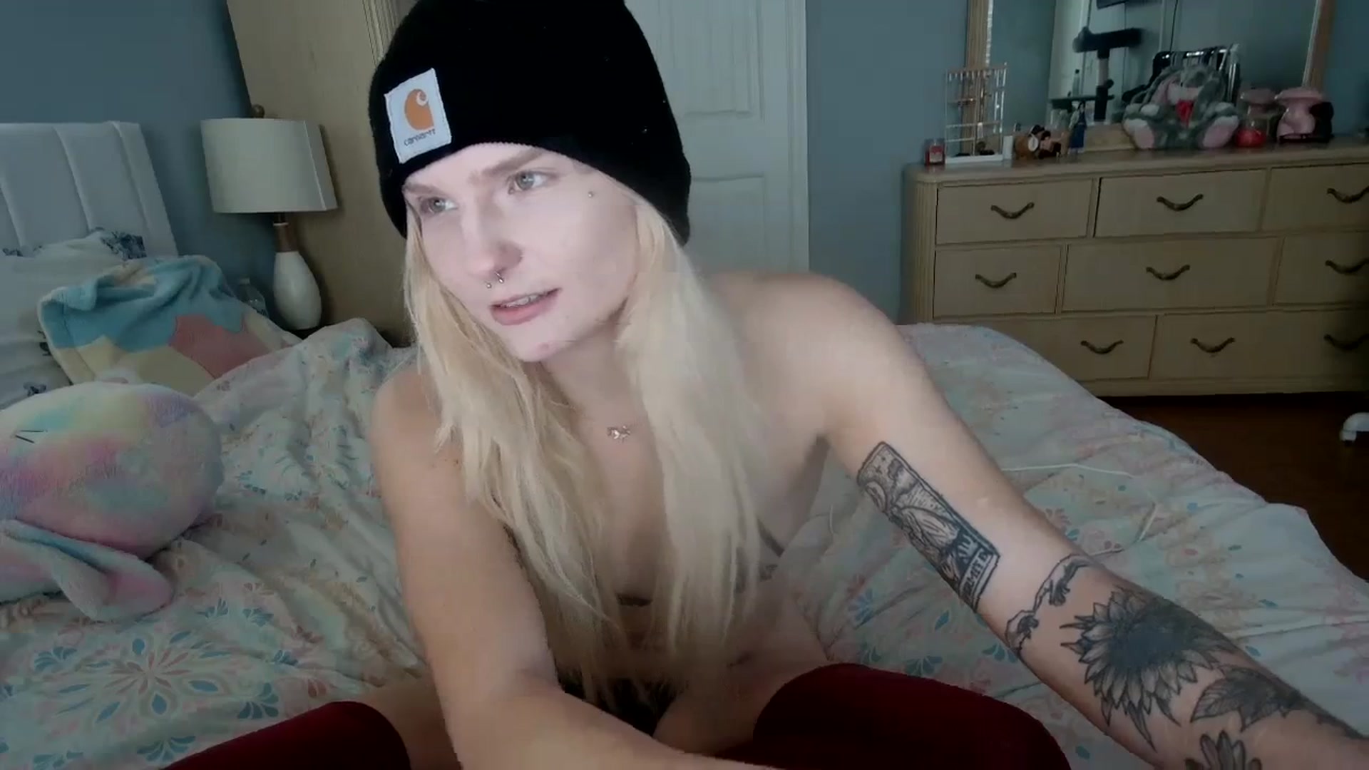 Gallery image thumbnail from DuckChan0's myfreecams stream on, 04/11/2024, 16:51 image 14 of 20