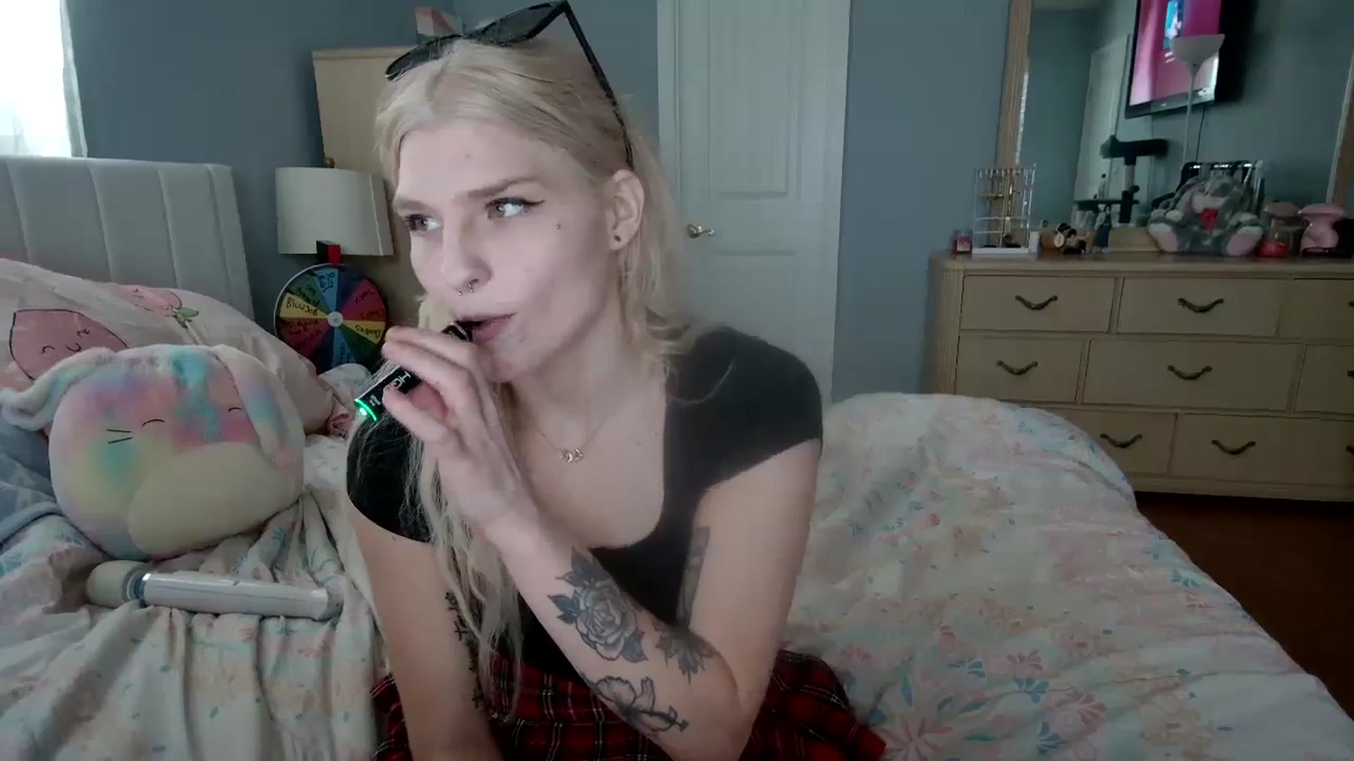 Gallery image thumbnail from DuckChan0's myfreecams stream on, 04/12/2024, 15:24 image 11 of 20