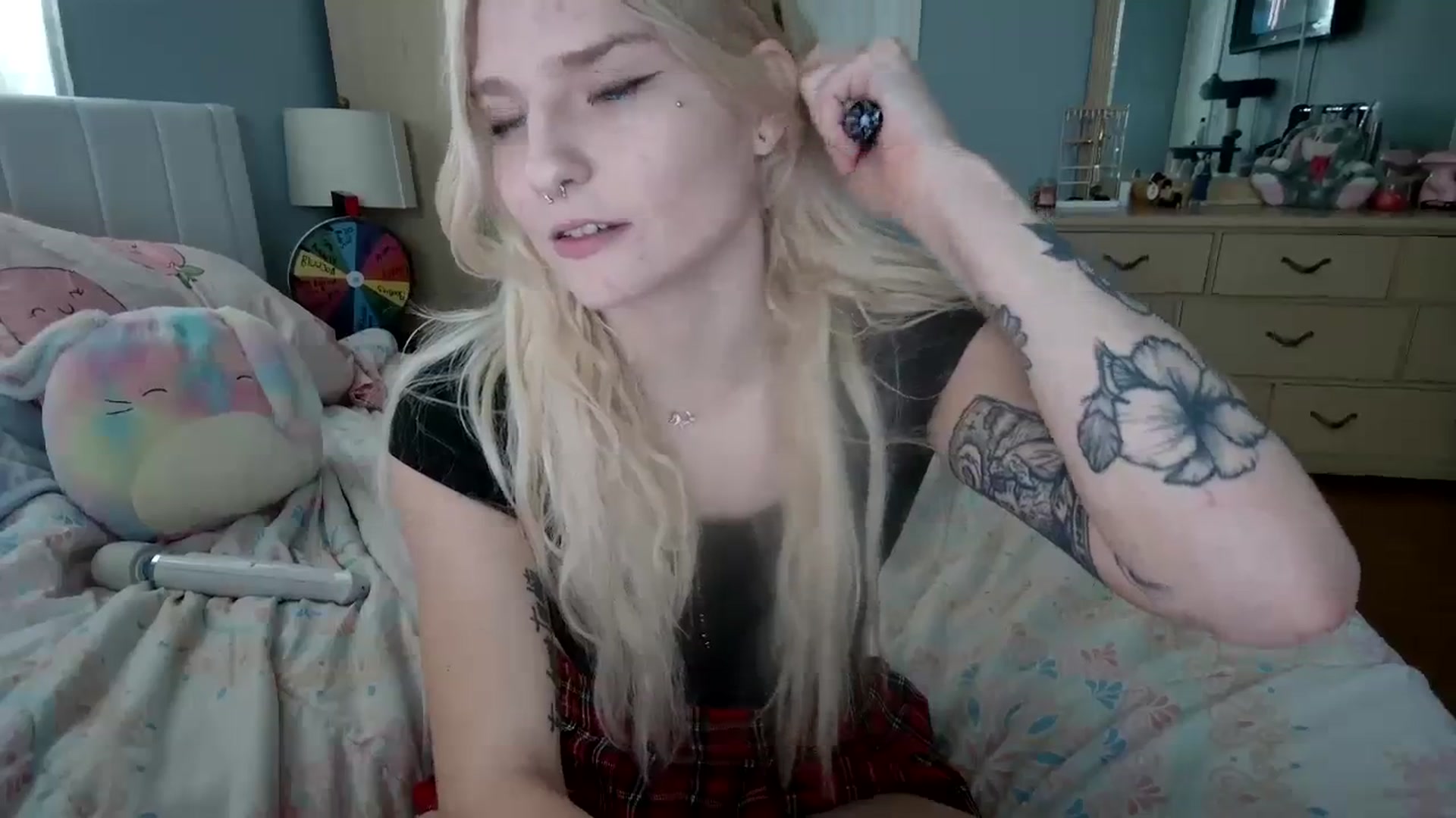 Gallery image thumbnail from DuckChan0's myfreecams stream on, 04/12/2024, 15:24 image 4 of 20