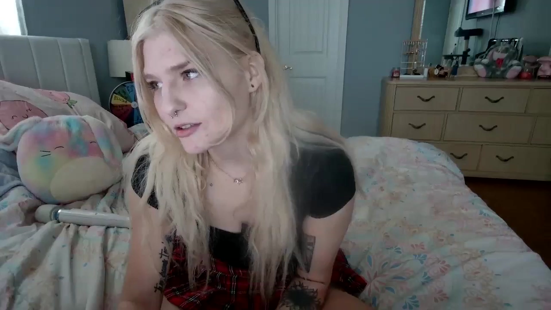 Gallery image thumbnail from DuckChan0's myfreecams stream on, 04/12/2024, 15:24 image 8 of 20