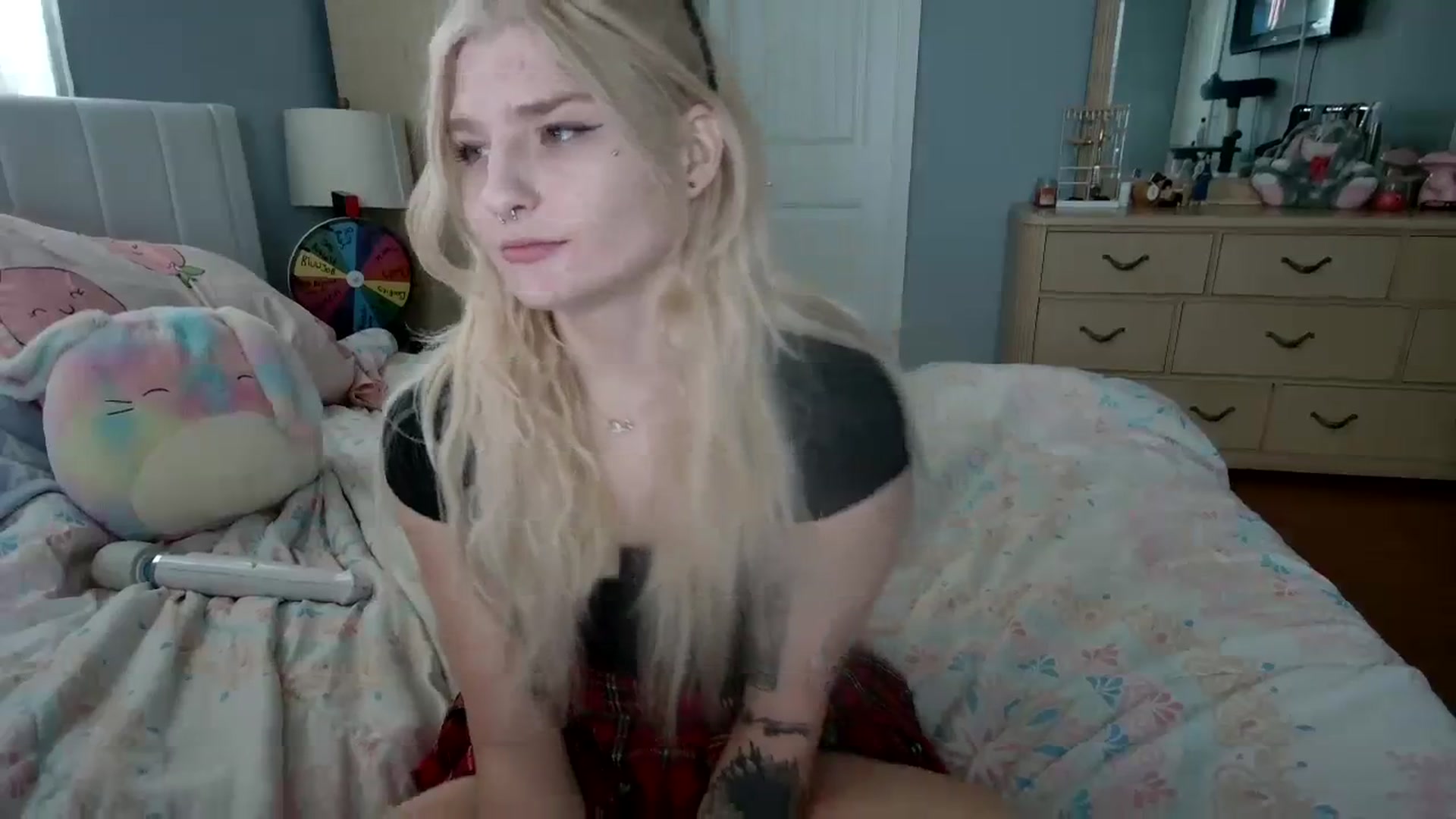 Gallery image thumbnail from DuckChan0's myfreecams stream on, 04/12/2024, 15:24 image 5 of 20