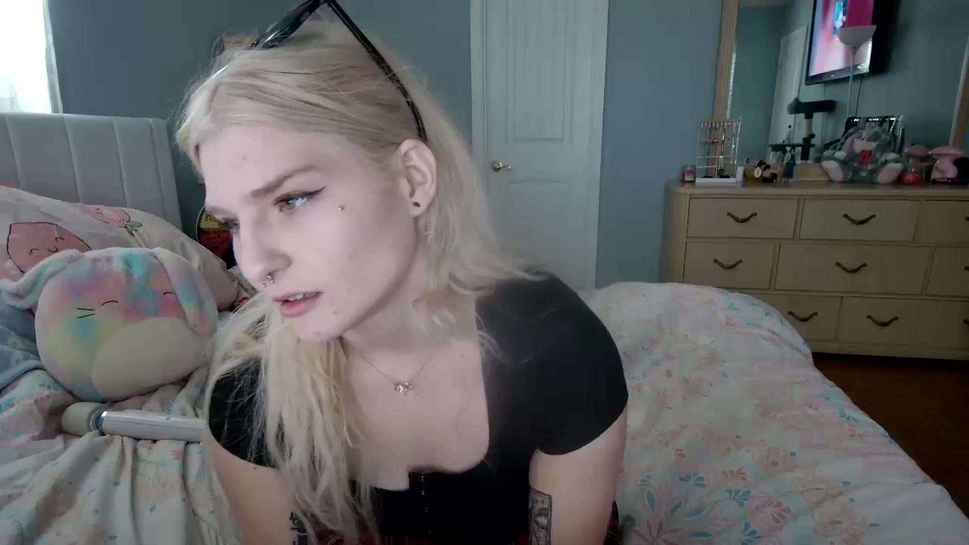 Gallery image thumbnail from DuckChan0's myfreecams stream on, 04/12/2024, 15:24 image 13 of 20