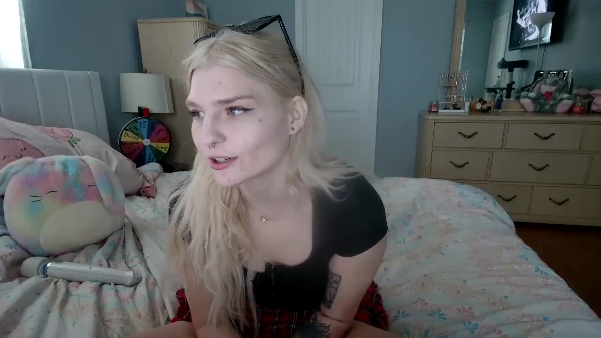 Gallery image thumbnail from DuckChan0's myfreecams stream on, 04/12/2024, 15:24 image 18 of 20