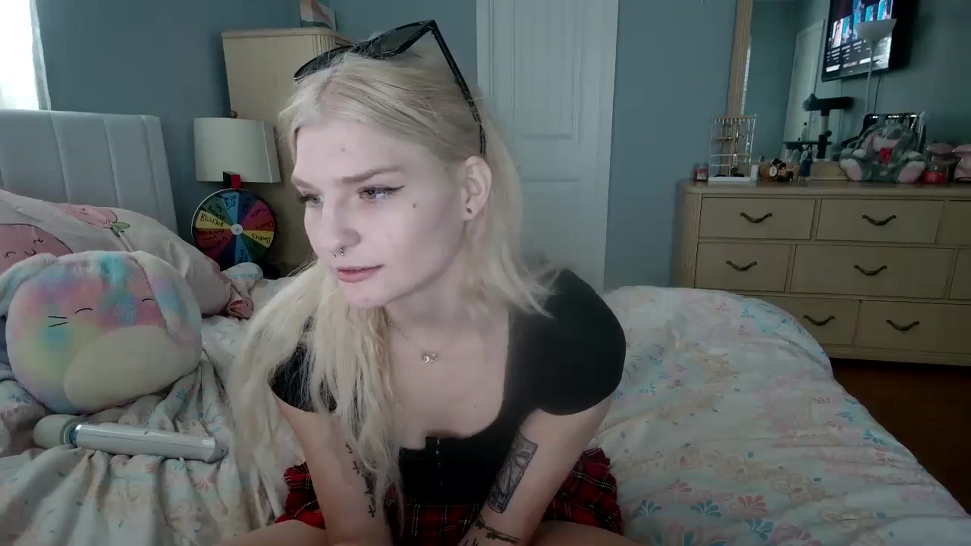Gallery image thumbnail from DuckChan0's myfreecams stream on, 04/12/2024, 15:24 image 16 of 20