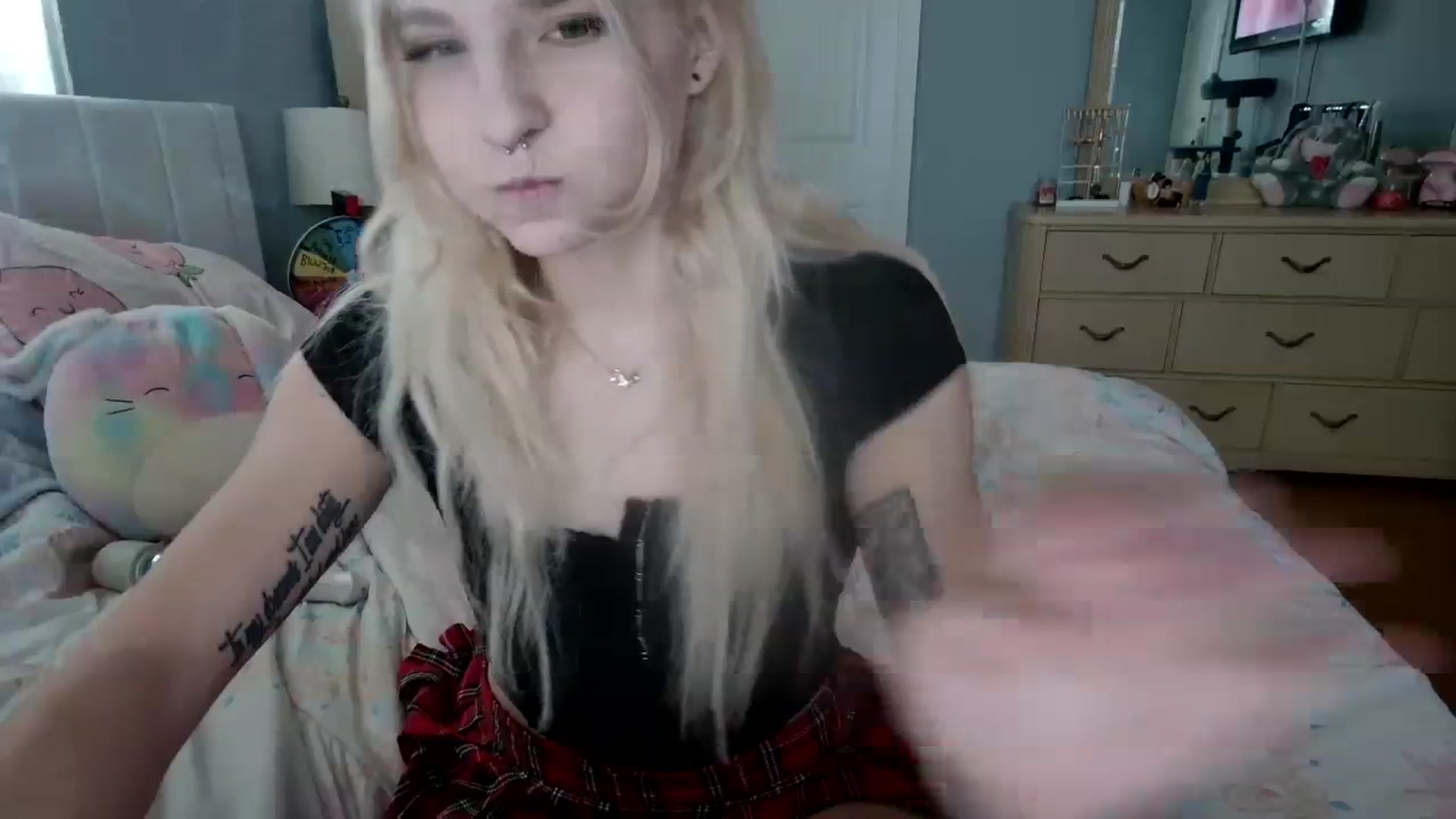 Gallery image thumbnail from DuckChan0's myfreecams stream on, 04/12/2024, 15:24 image 9 of 20