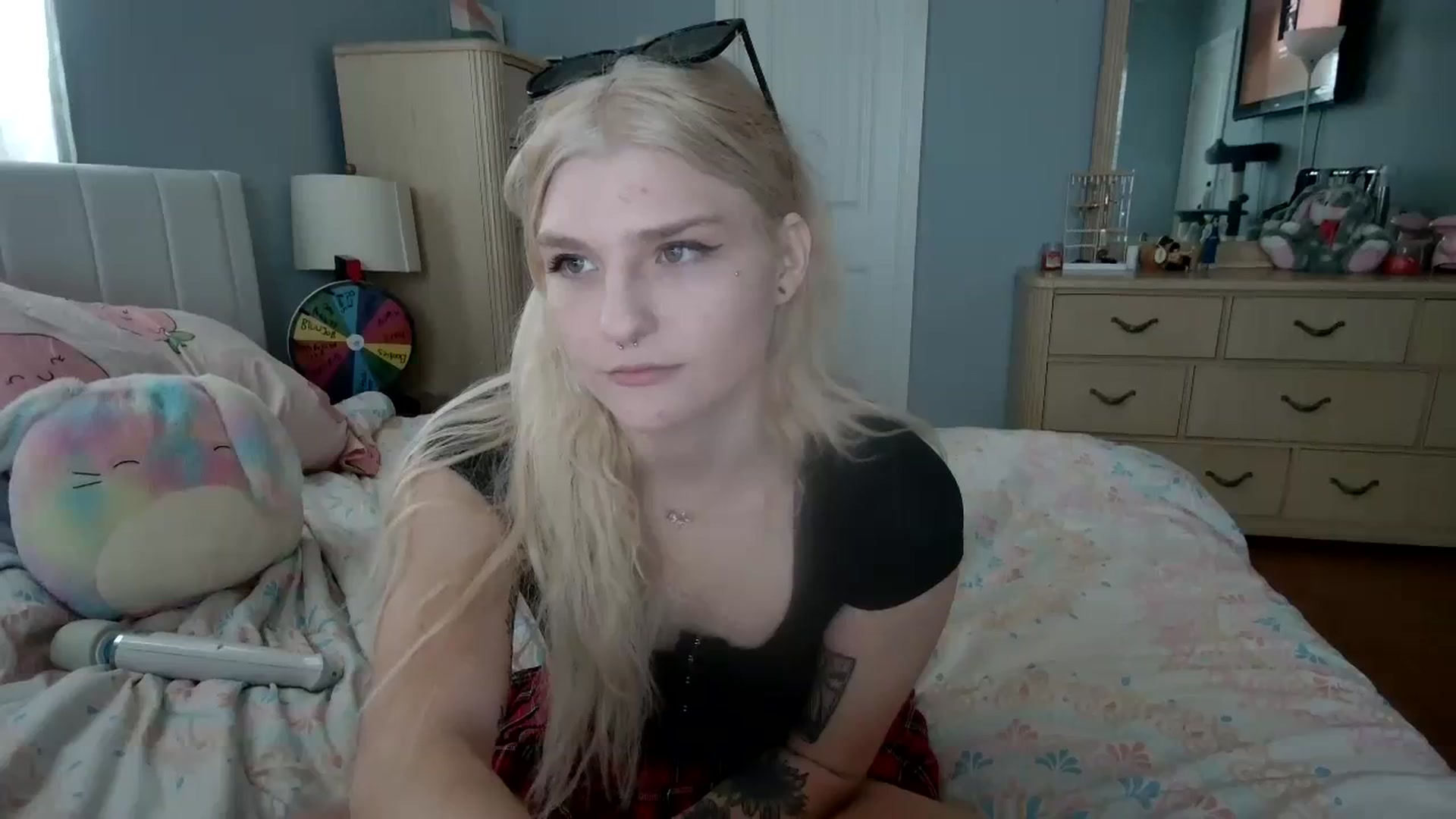 Gallery image thumbnail from DuckChan0's myfreecams stream on, 04/12/2024, 15:24 image 17 of 20