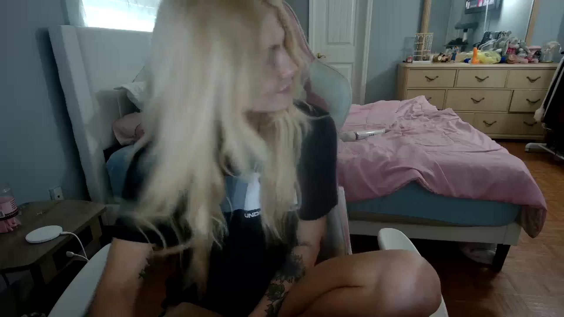 Gallery image thumbnail from DuckChan0's myfreecams stream on, 04/19/2024, 16:48 image 12 of 20