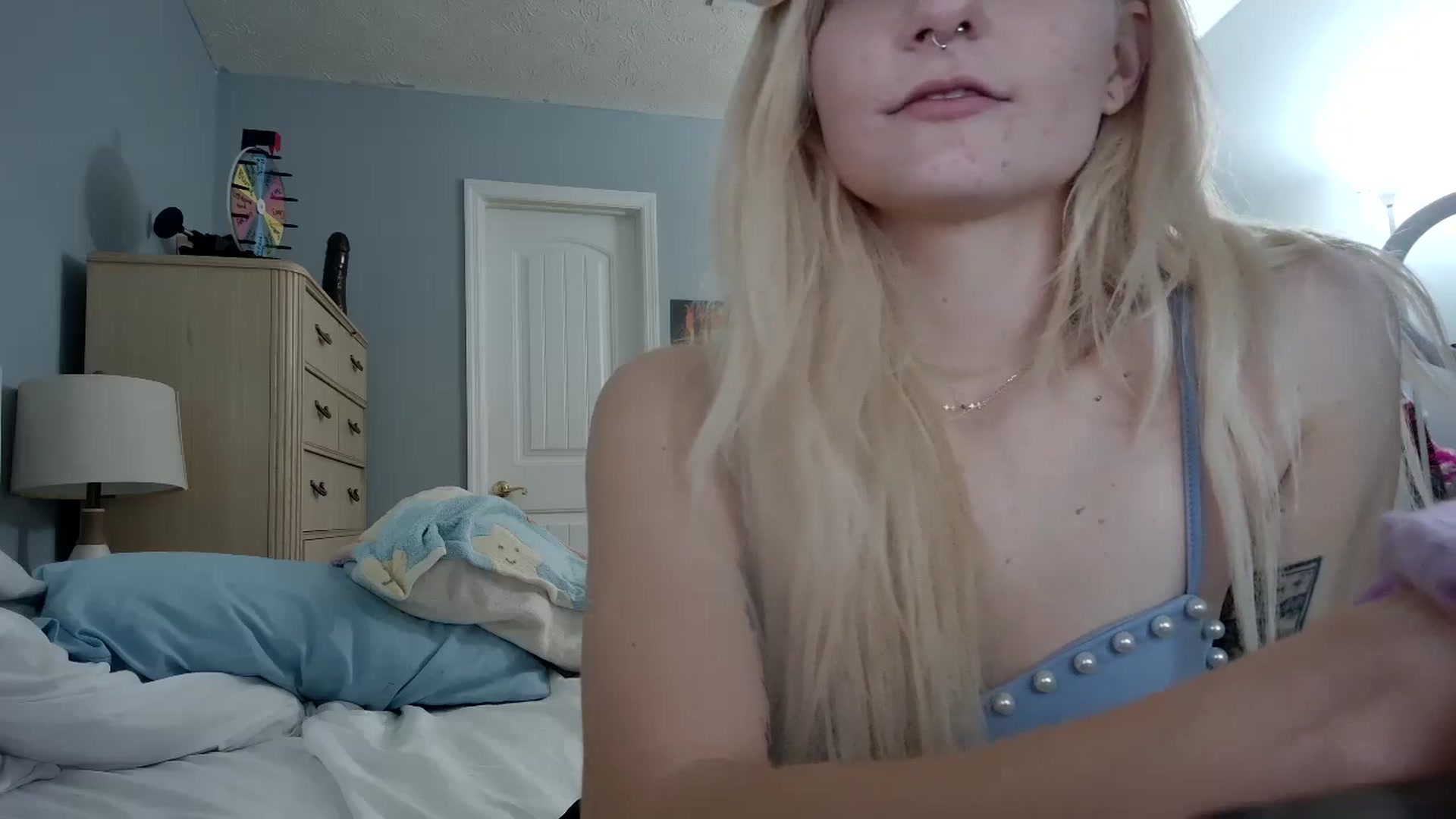 Gallery image thumbnail from DuckChan0's myfreecams stream on, 04/22/2024, 16:47 image 3 of 20