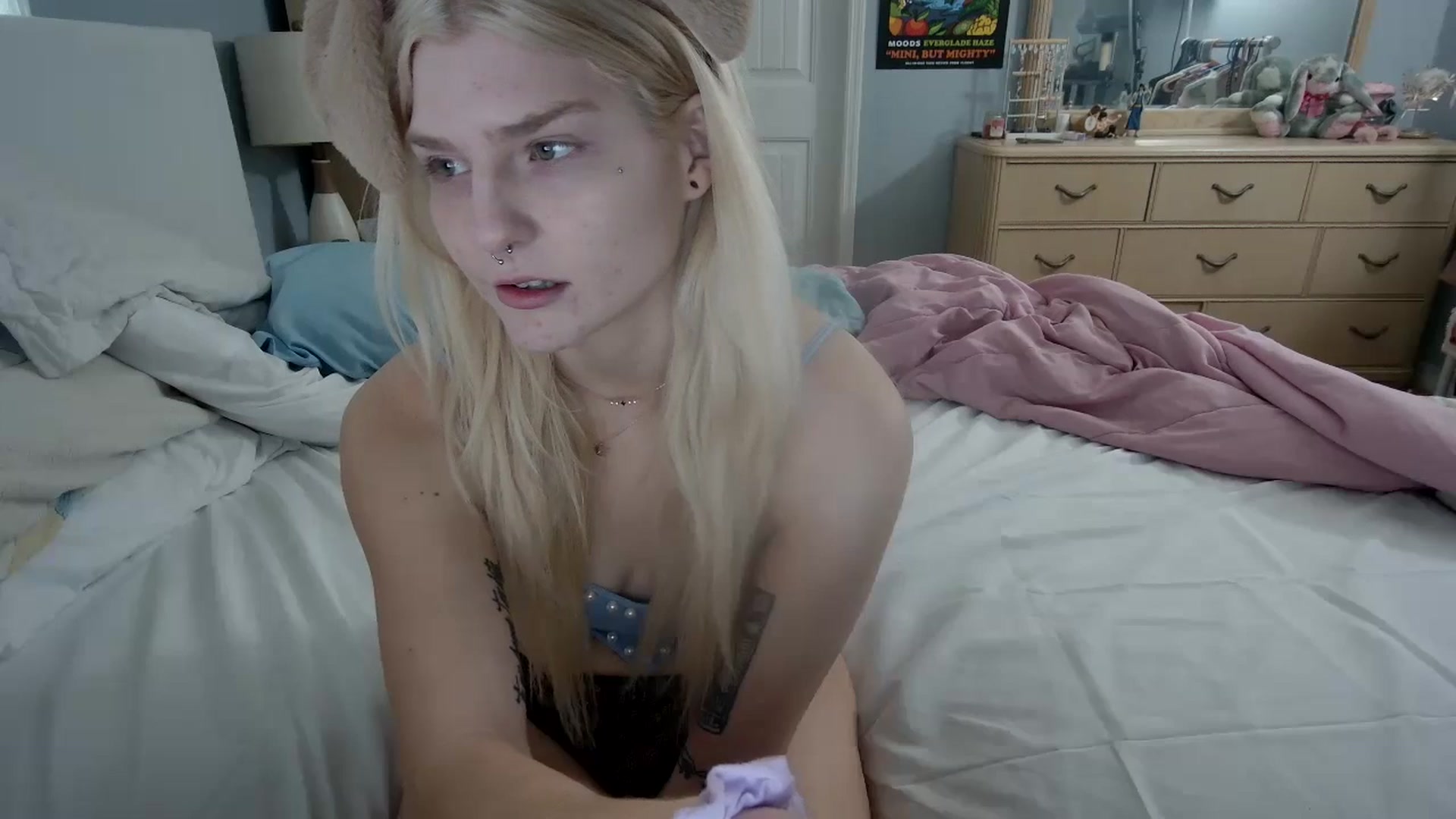 Gallery image thumbnail from DuckChan0's myfreecams stream on, 04/22/2024, 16:47 image 8 of 20