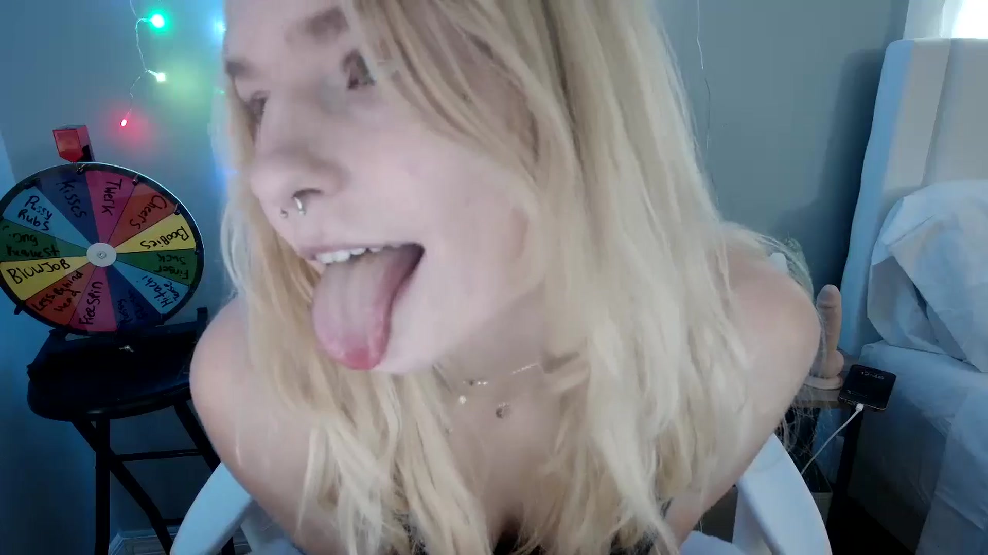 Gallery image thumbnail from DuckChan0's myfreecams stream on, 04/23/2024, 17:13 image 5 of 20