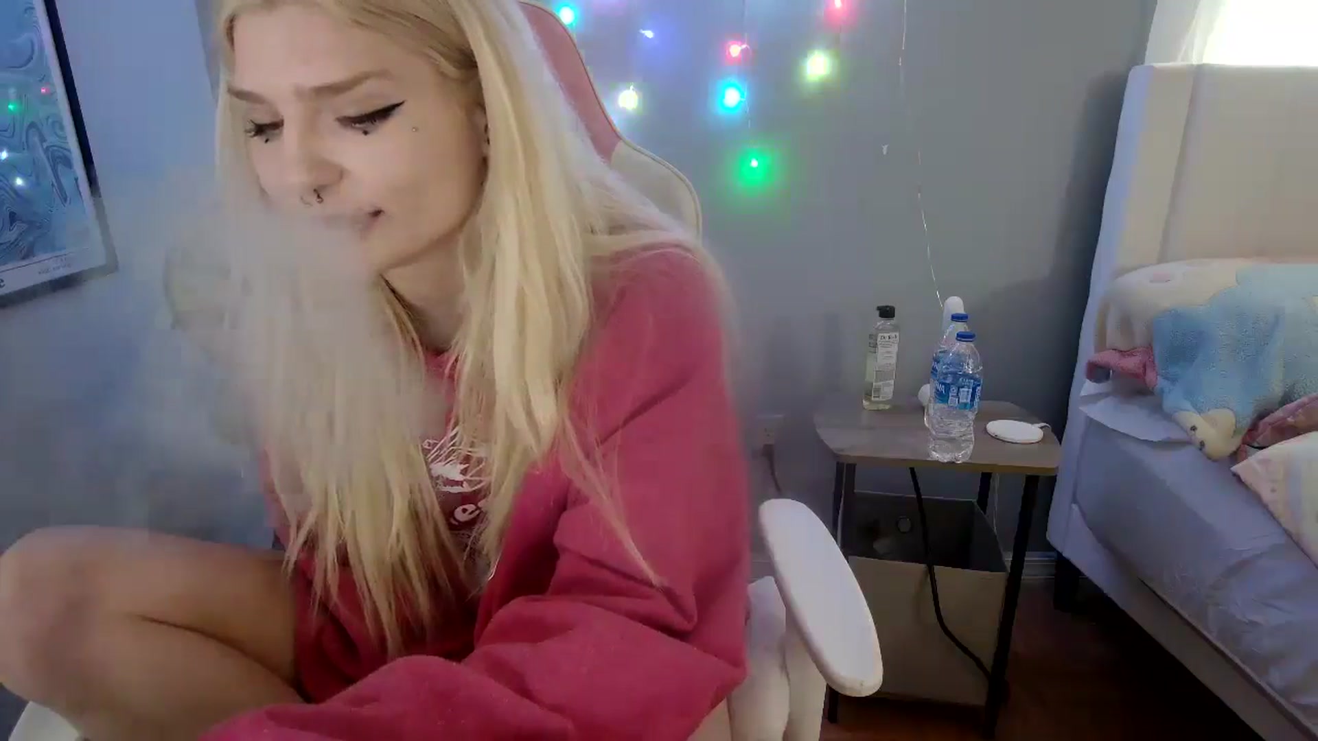 Gallery image thumbnail from DuckChan0's myfreecams stream on, 04/25/2024, 15:25 image 5 of 20